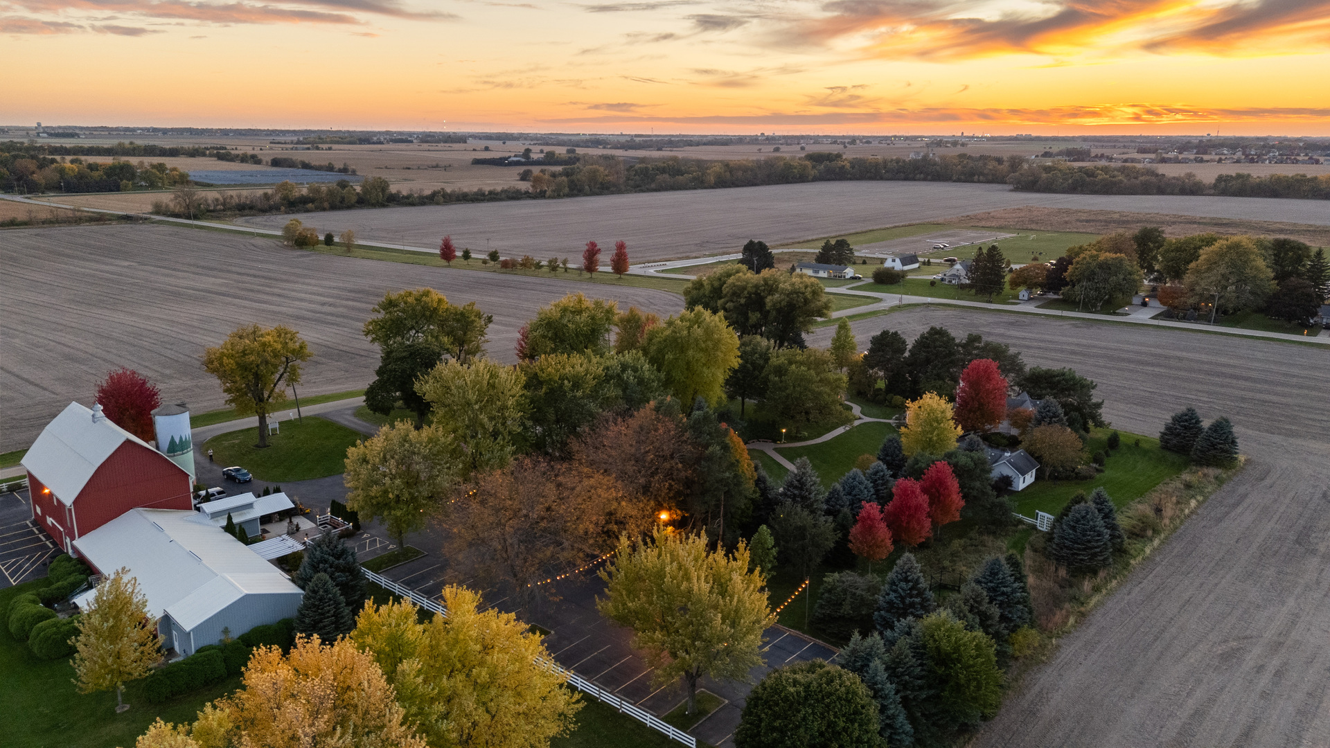 Sycamore, Illinois, 60178, United States, 4 Bedrooms Bedrooms, ,5 BathroomsBathrooms,Residential,For Sale,2001773