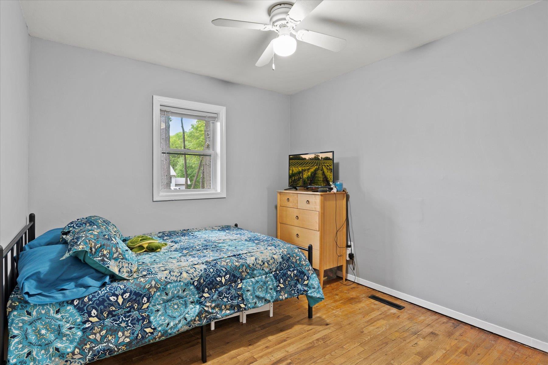 East Moriches, New York, 11940, United States, 3 Bedrooms Bedrooms, ,1 BathroomBathrooms,Residential,For Sale,1837952