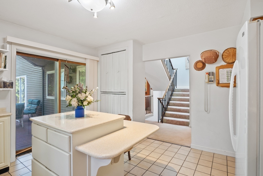 Salem, Massachusetts, 01970, United States, 2 Bedrooms Bedrooms, ,3 BathroomsBathrooms,Residential,For Sale,1932655