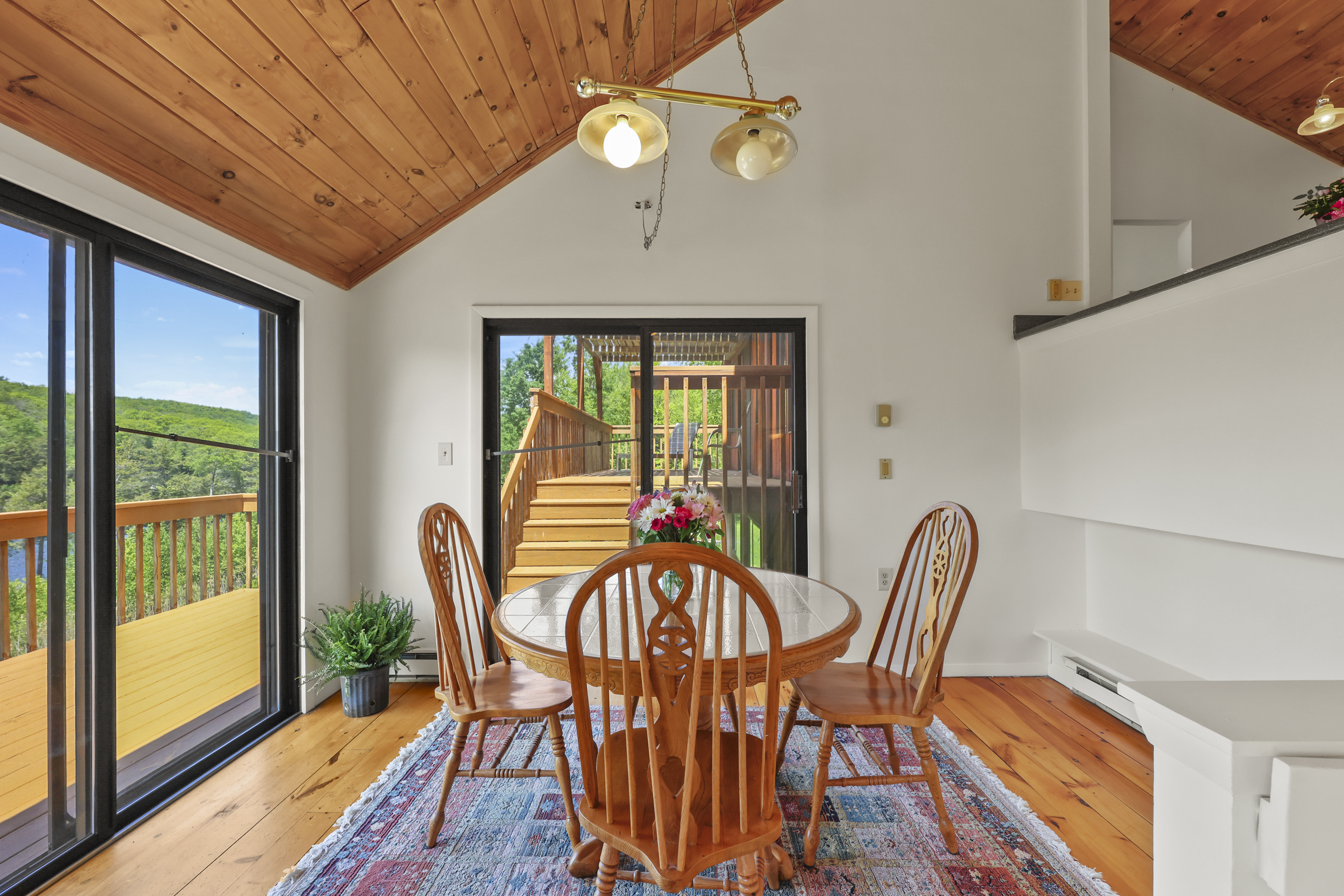  Exceptional Waterfront Retreat on Tranquil Hayes Pond - 物件實景