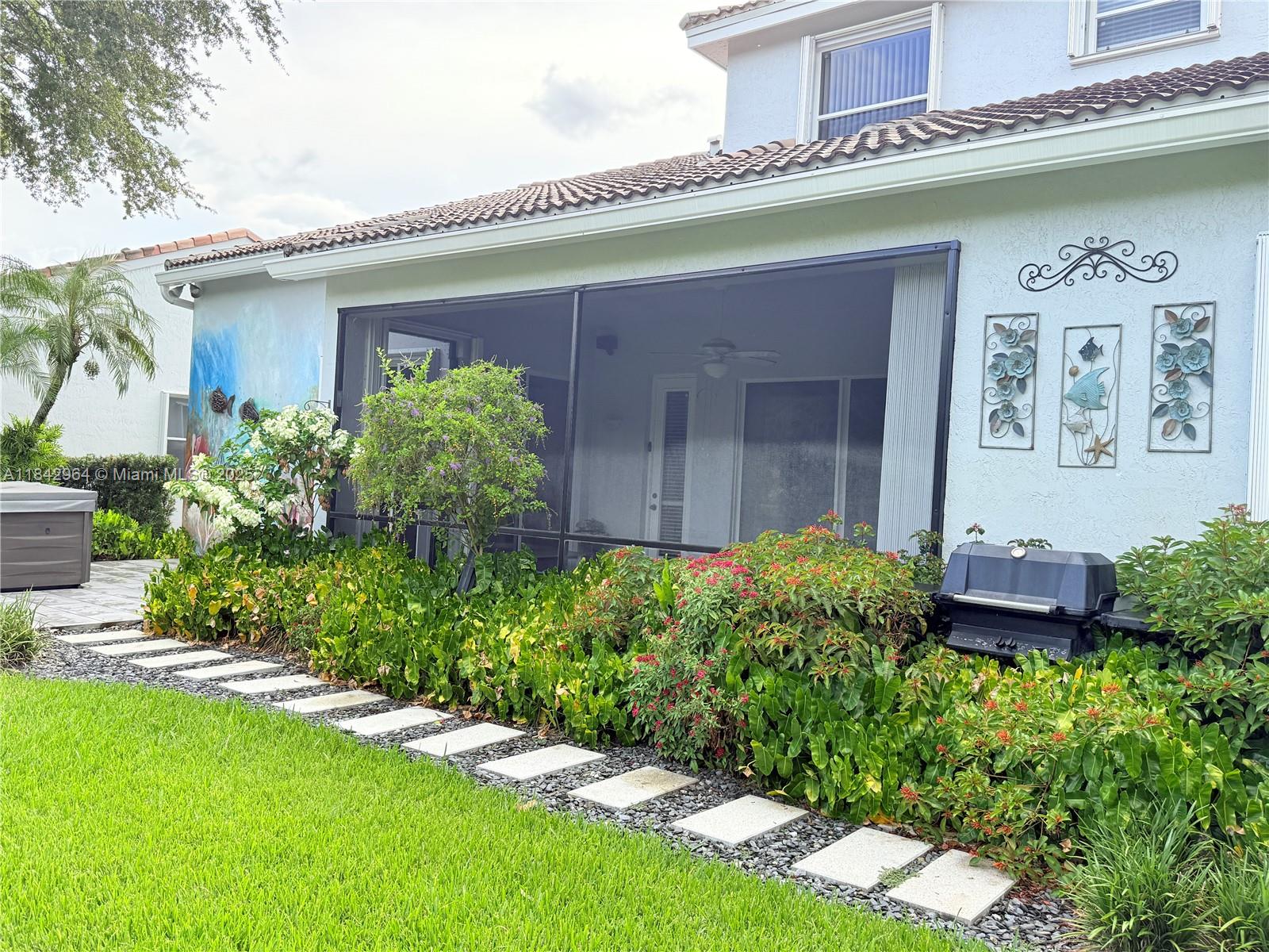 Weston, Florida, 33326, United States, 5 Bedrooms Bedrooms, ,4 BathroomsBathrooms,Residential,For Sale,1987523