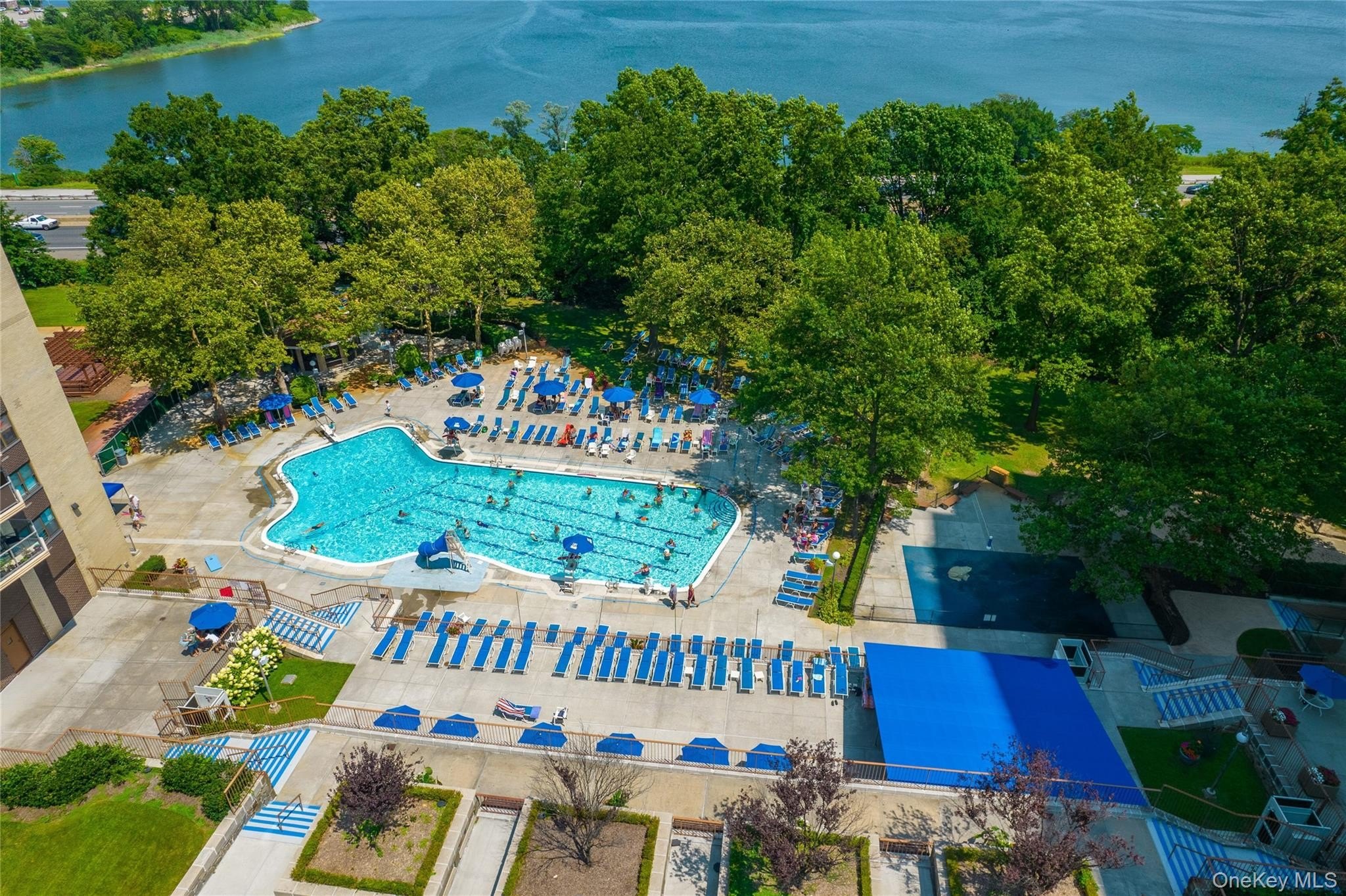 Bayside, New York, 11360, United States, 3 Bedrooms Bedrooms, ,2 BathroomsBathrooms,Residential,For Sale,2048394