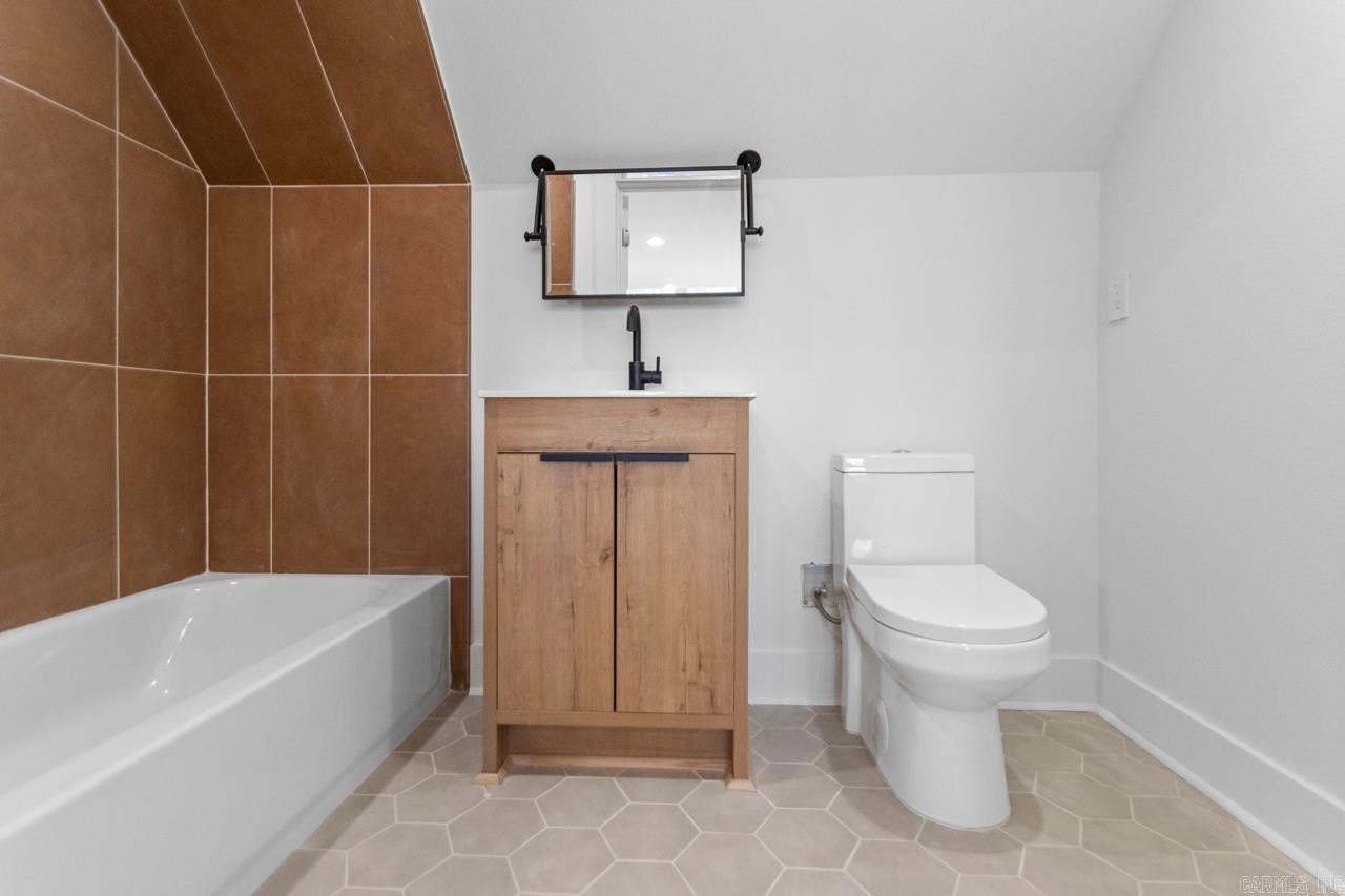 Alexander, Arkansas, 72002, United States, 6 Bedrooms Bedrooms, ,4 BathroomsBathrooms,Residential,For Sale,1986136