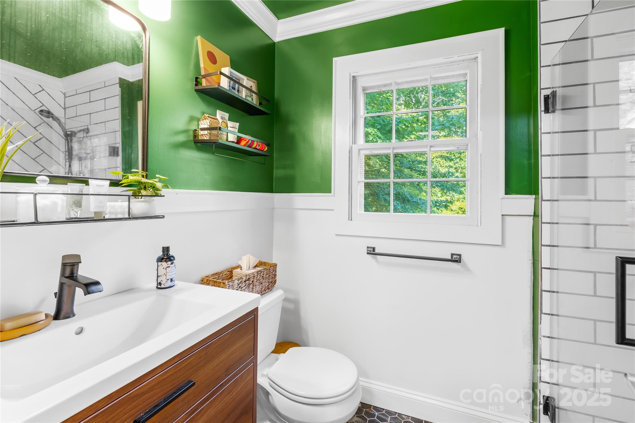Matthews, North Carolina, 28105, United States, 3 Bedrooms Bedrooms, ,3 BathroomsBathrooms,Residential,For Sale,1948872