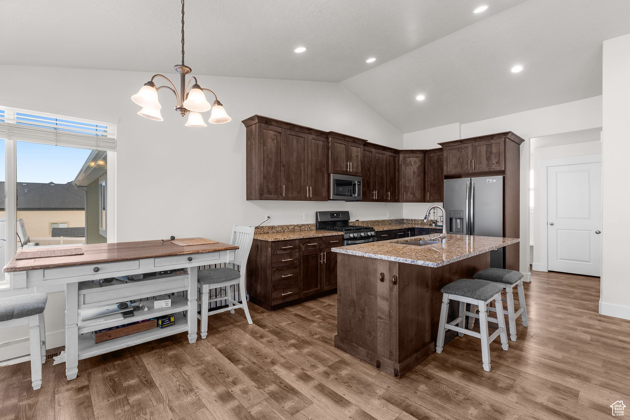 Tooele, Utah, 84074, United States, 5 Bedrooms Bedrooms, ,3 BathroomsBathrooms,Residential,For Sale,1907581