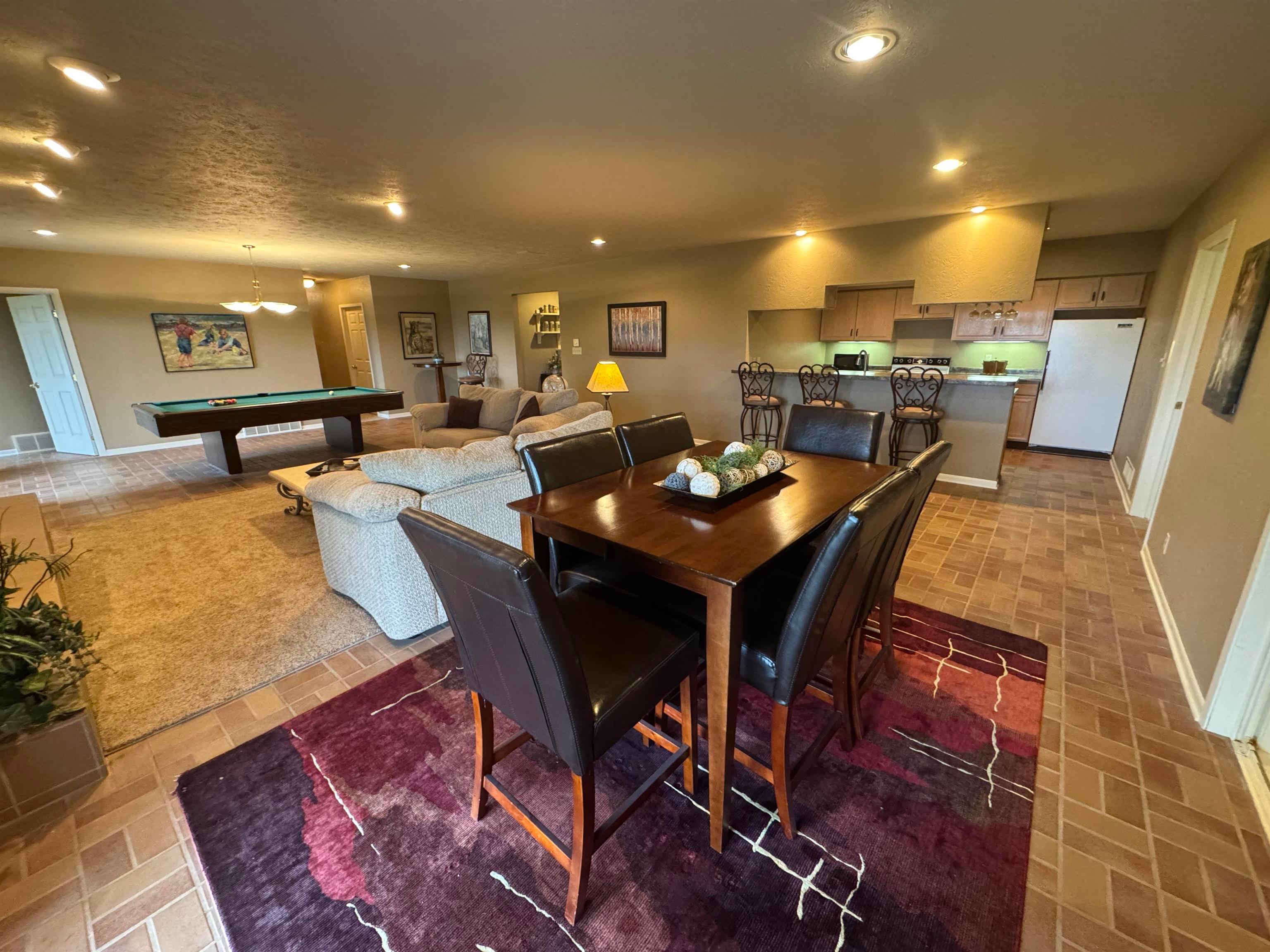 Norfolk, Nebraska, 68701-000, United States, 4 Bedrooms Bedrooms, ,3 BathroomsBathrooms,Residential,For Sale,1792775