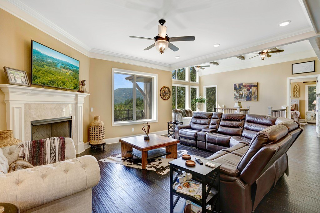 Hiawassee, Georgia, 30546, United States, 4 Bedrooms Bedrooms, ,5 BathroomsBathrooms,Residential,For Sale,1983256