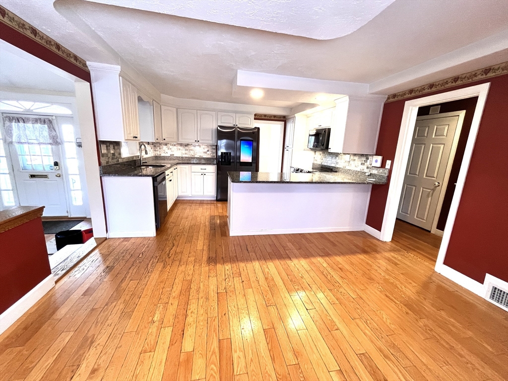 Fitchburg, Massachusetts, 01420, United States, 3 Bedrooms Bedrooms, ,3 BathroomsBathrooms,Residential,For Sale,2005114