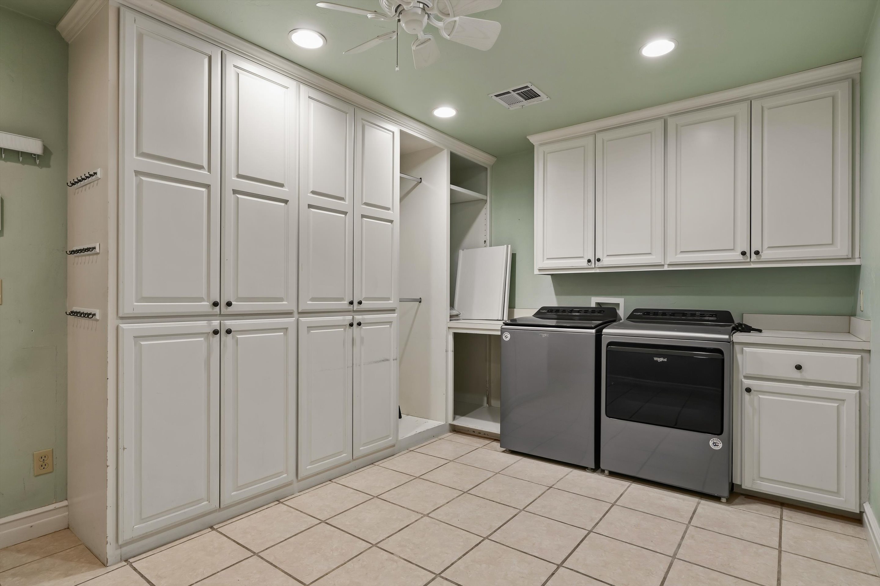  1603 Dorchester Drive, Nichols Hills, OK 73120 - 物件實景