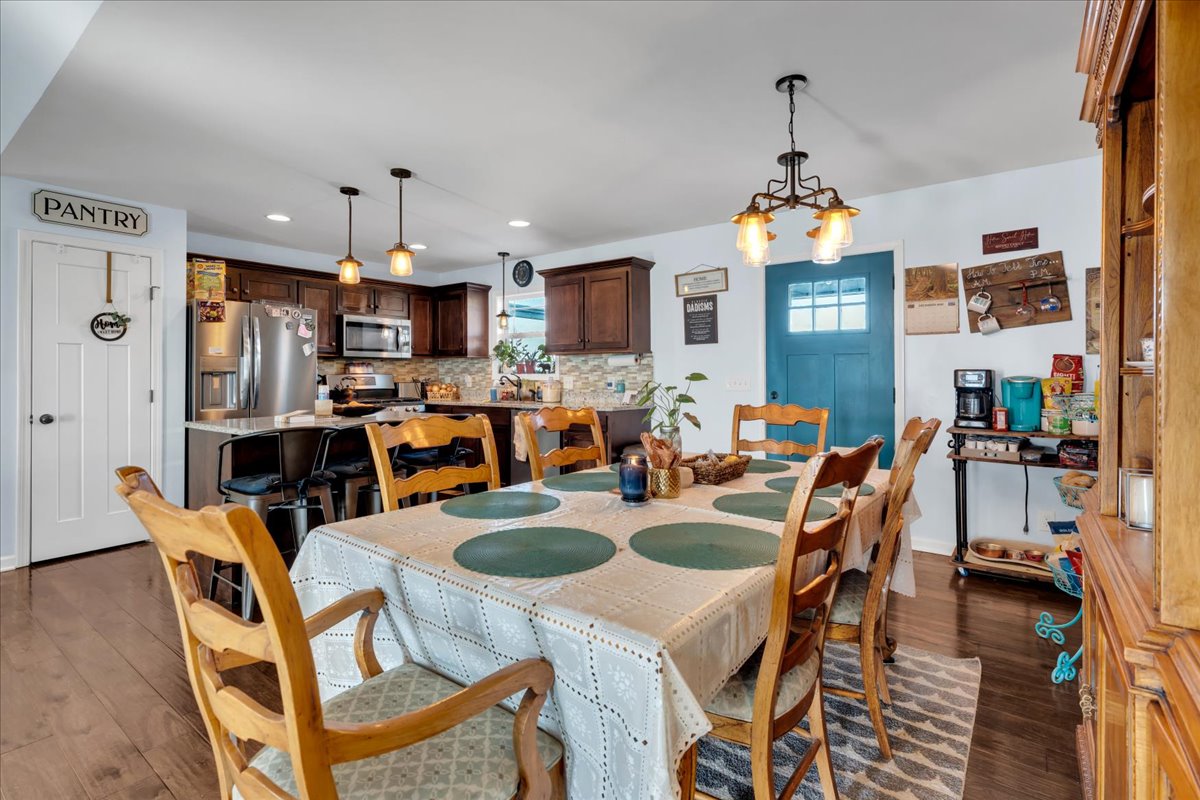 Manchester, Tennessee, 37355, United States, 3 Bedrooms Bedrooms, ,2 BathroomsBathrooms,Residential,For Sale,2007500