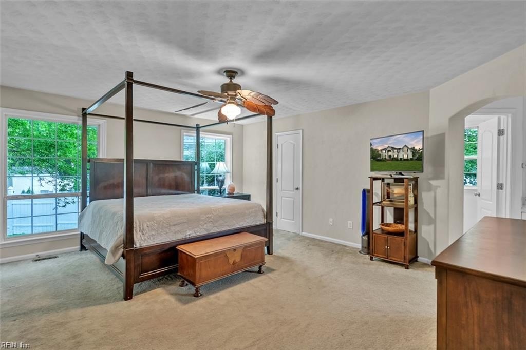 Virginia Beach, Virginia, 23456, United States, 6 Bedrooms Bedrooms, ,4 BathroomsBathrooms,Residential,For Sale,1942829