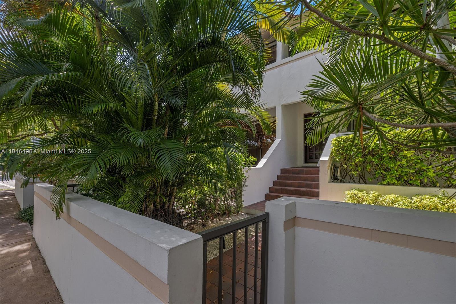 Coral Gables, Florida, 33134, United States, 2 Bedrooms Bedrooms, ,3 BathroomsBathrooms,Residential,For Sale,1901366