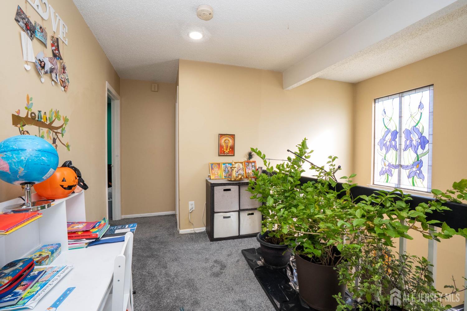 Edison, New Jersey, 08820, United States, 2 Bedrooms Bedrooms, ,3 BathroomsBathrooms,Residential,For Sale,1987330