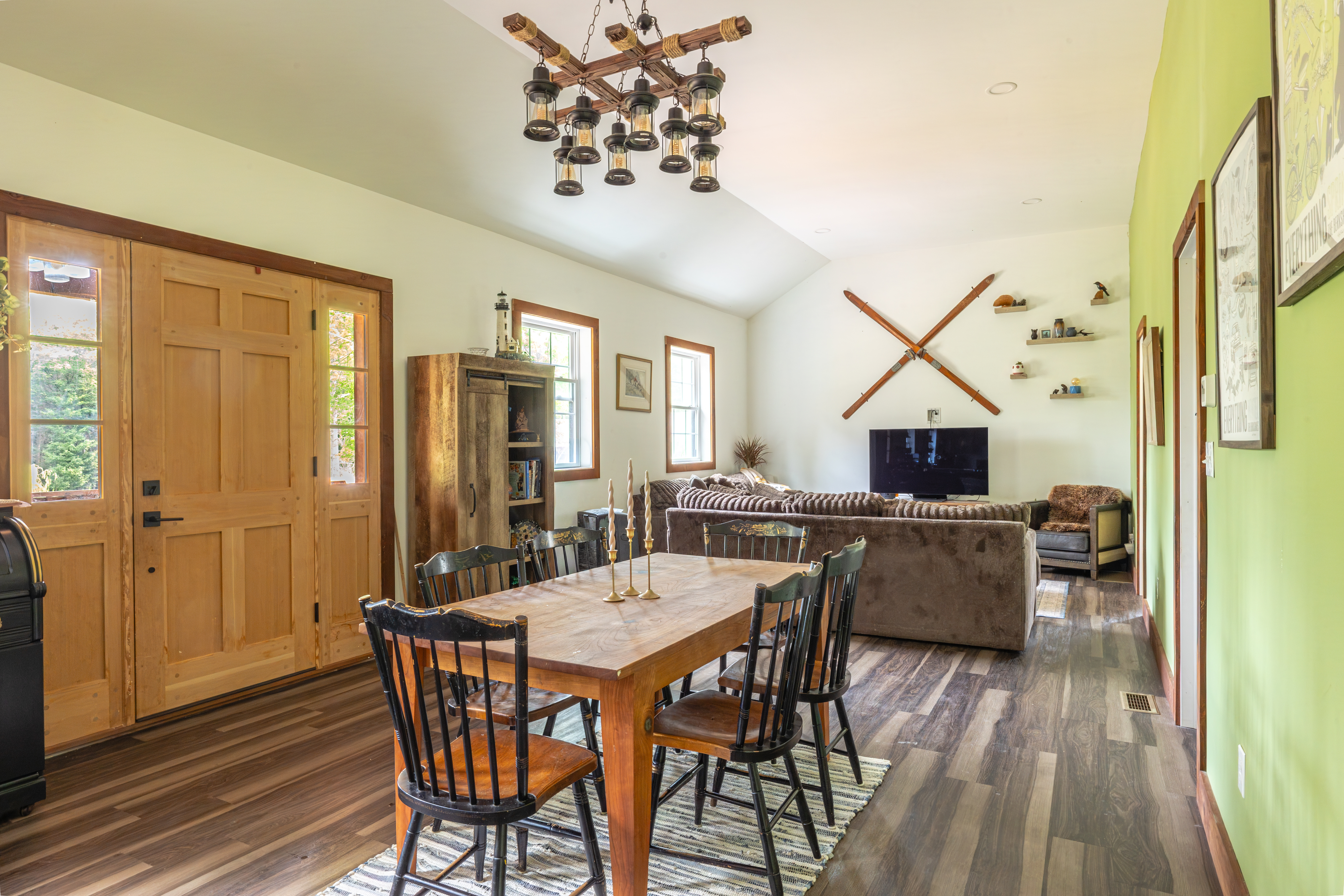  New-Construction Craftsman Contemporary with Hiking at Your Fingertips - 物件實景