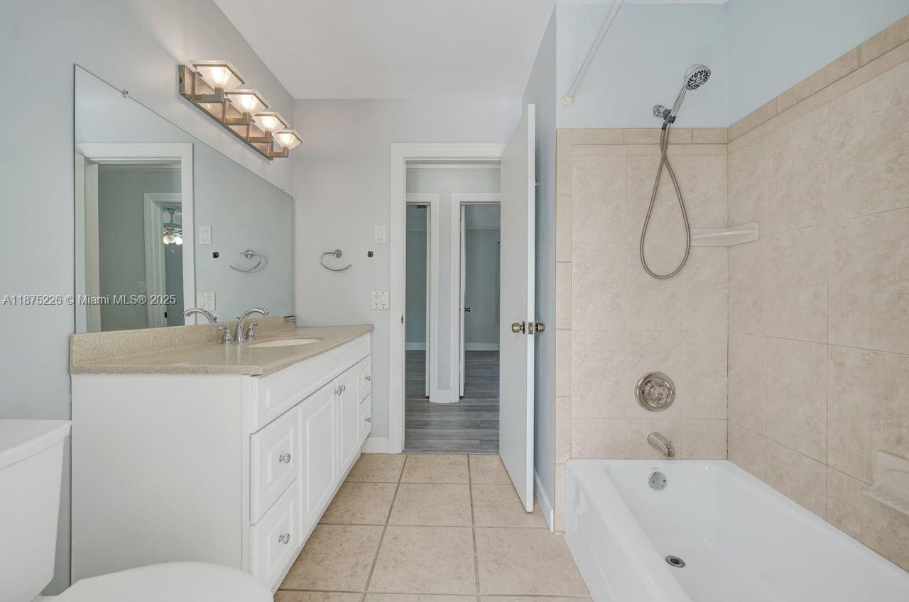 Cooper City, Florida, 33328, United States, 5 Bedrooms Bedrooms, ,3 BathroomsBathrooms,Residential,For Sale,1942124