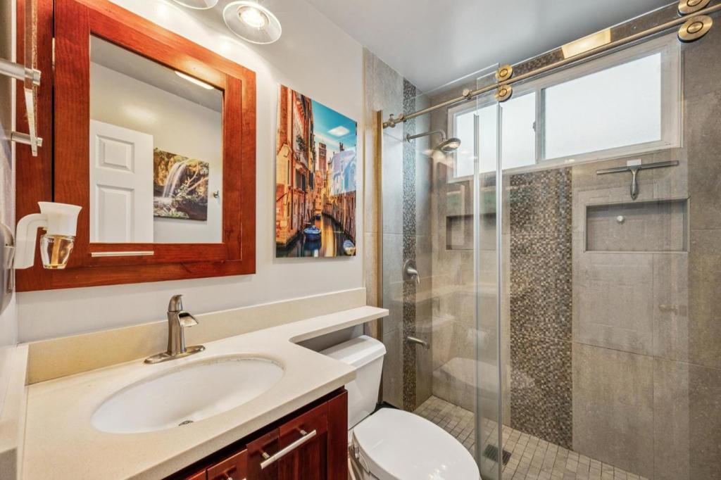 Daly City, California, 94015, United States, 5 Bedrooms Bedrooms, ,2 BathroomsBathrooms,Residential,For Sale,2010788