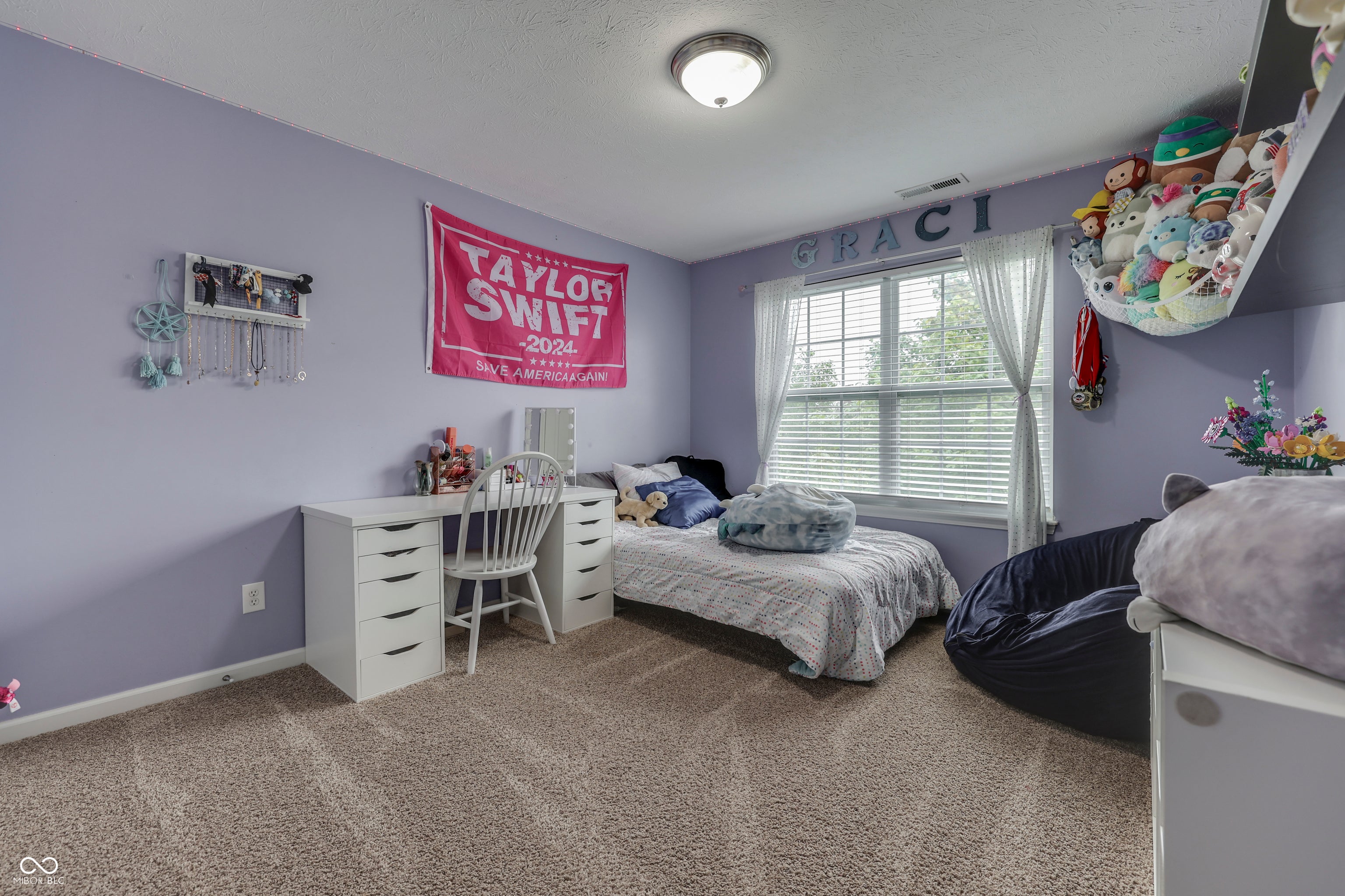 Greenwood, Indiana, 46143, United States, 4 Bedrooms Bedrooms, ,4 BathroomsBathrooms,Residential,For Sale,1956693