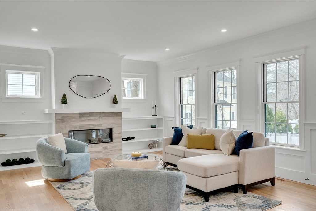 Lexington, Massachusetts, 02420, United States, 5 Bedrooms Bedrooms, ,6 BathroomsBathrooms,Residential,For Sale,1995859