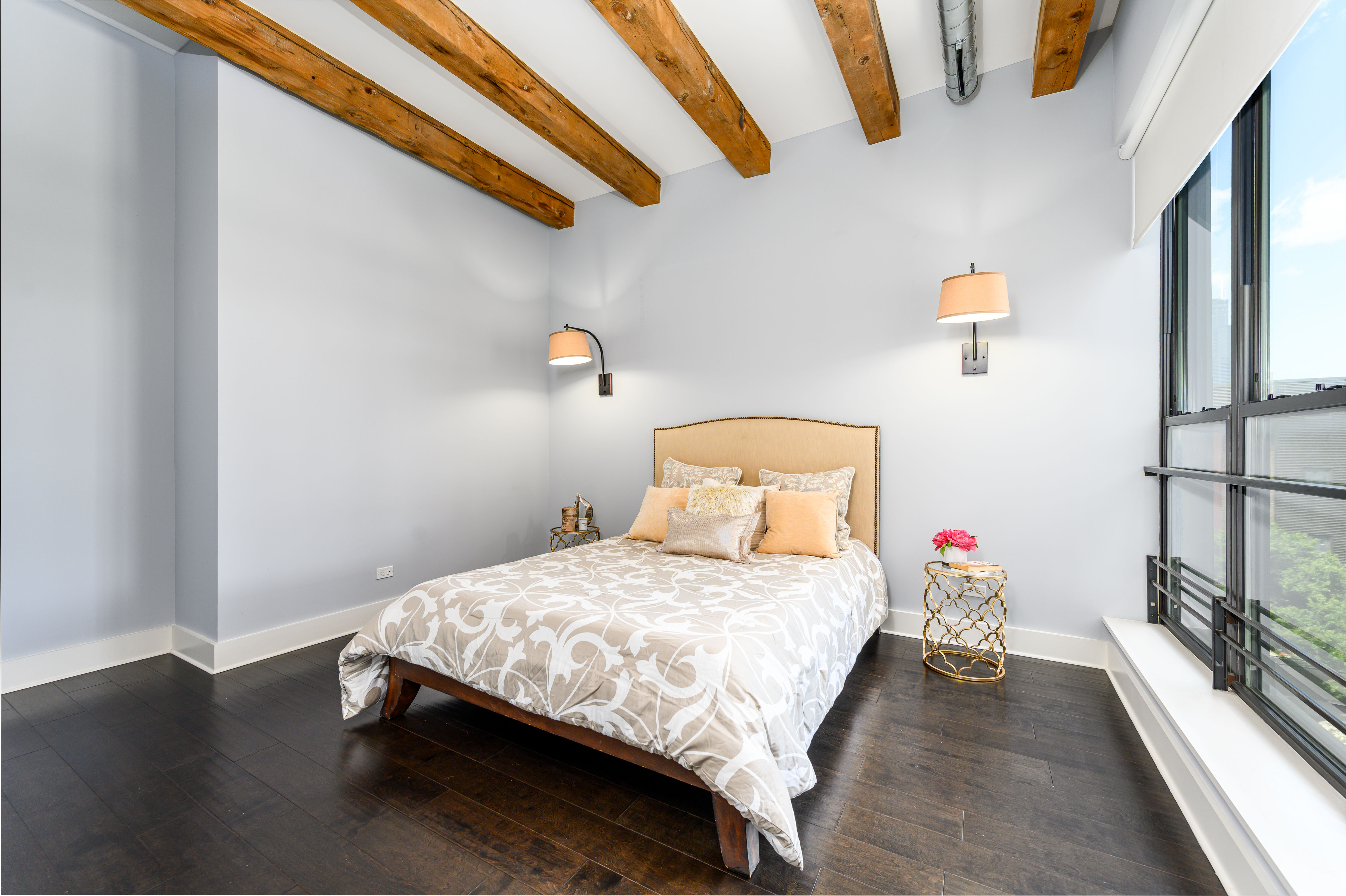  Stunning Mod Corner Loft with Downtown Views - 物件實景