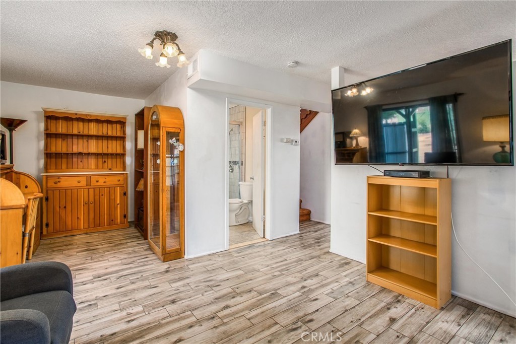 Lake Elsinore, California, 92530, United States, 3 Bedrooms Bedrooms, ,1 BathroomBathrooms,Residential,For Sale,1943552