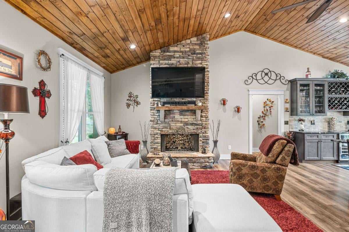 Talking Rock, Georgia, 30175, United States, 3 Bedrooms Bedrooms, ,2 BathroomsBathrooms,Residential,For Sale,1972070