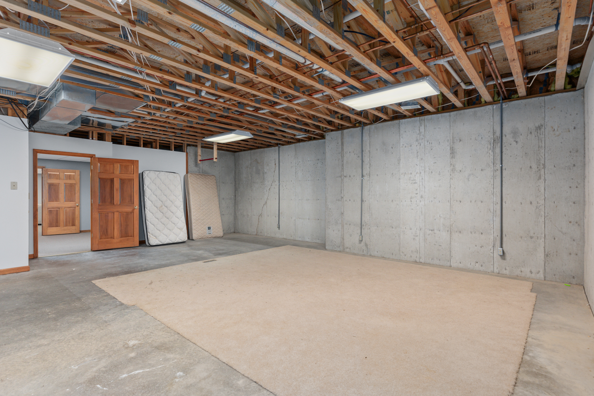 Litchfield, Illinois, 62056, United States, 5 Bedrooms Bedrooms, ,4 BathroomsBathrooms,Residential,For Sale,1986083