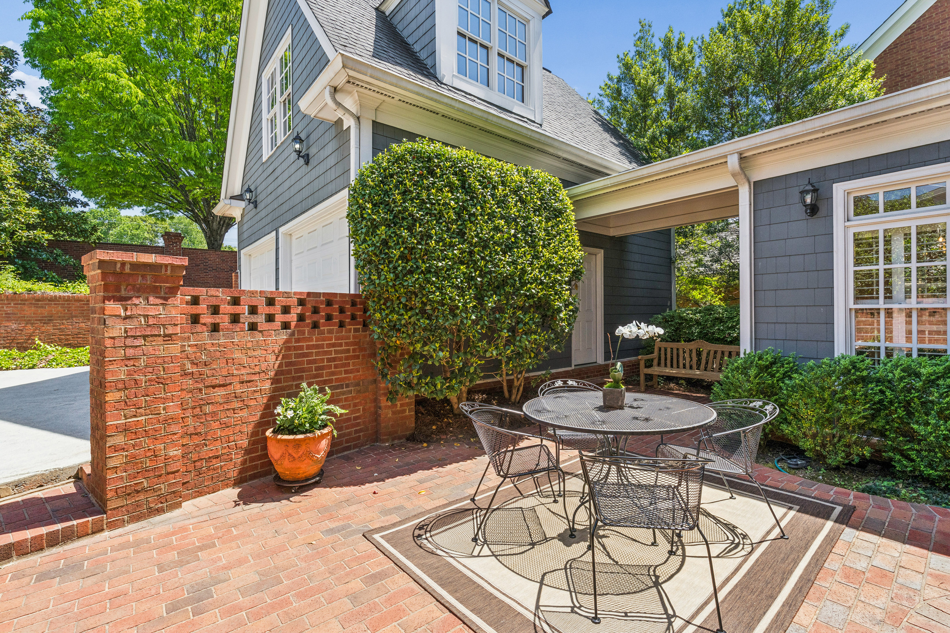  Traditional Cedar Shingle Beauty - 物件實景
