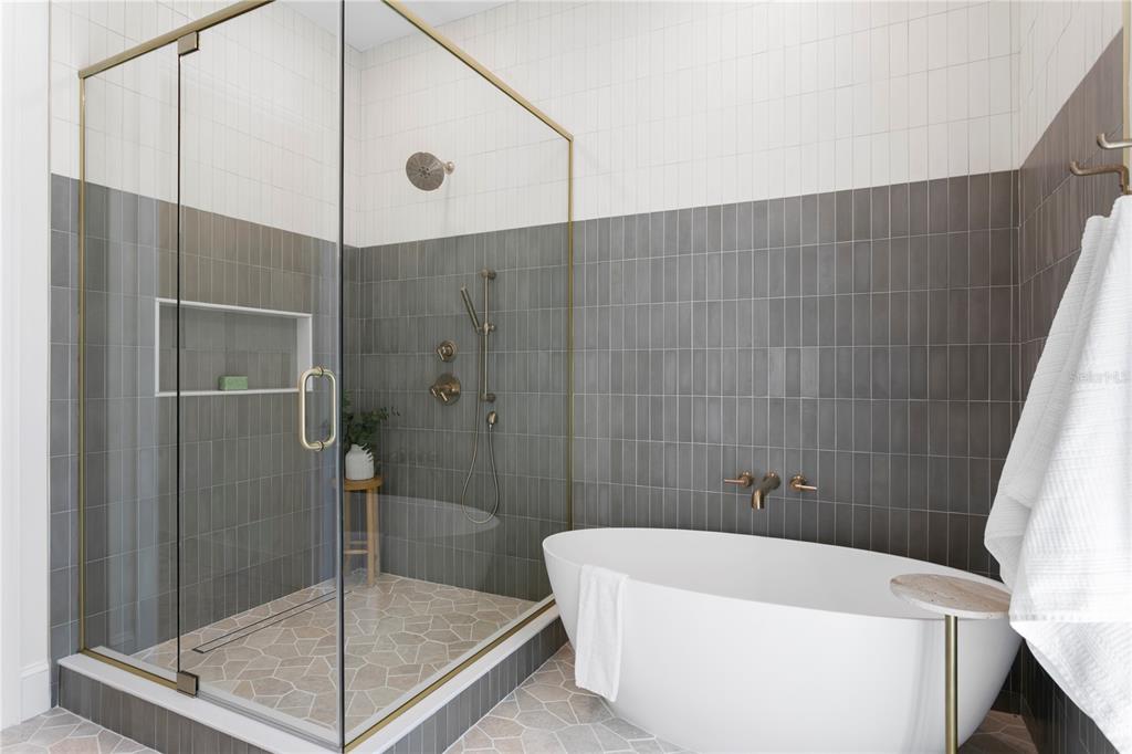 Tampa, Florida, 33629, United States, 5 Bedrooms Bedrooms, ,5 BathroomsBathrooms,Residential,For Sale,1837490