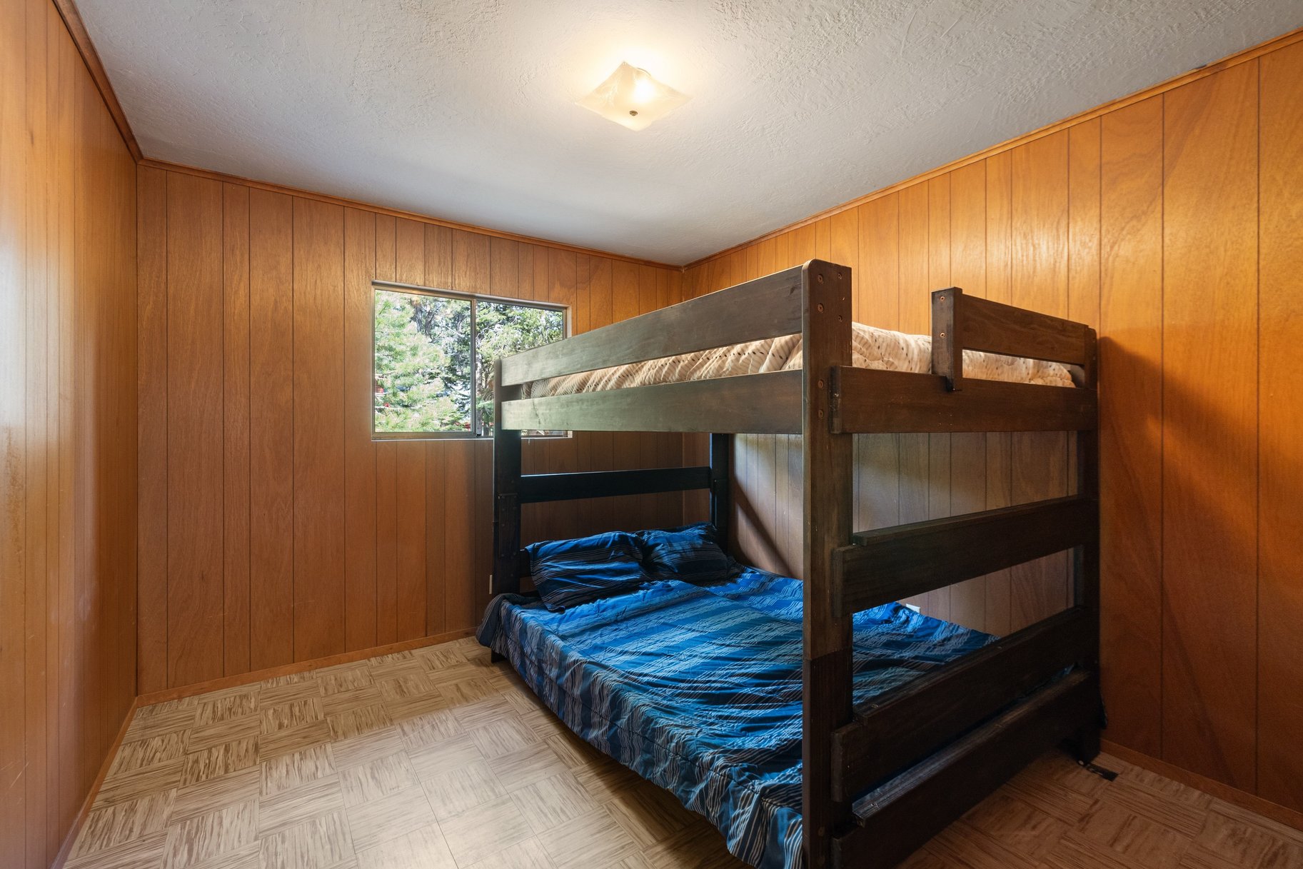  Charming Tahoe Cabin Beside Forest Service Land—Your Mountain Getaway Awaits - 物件實景