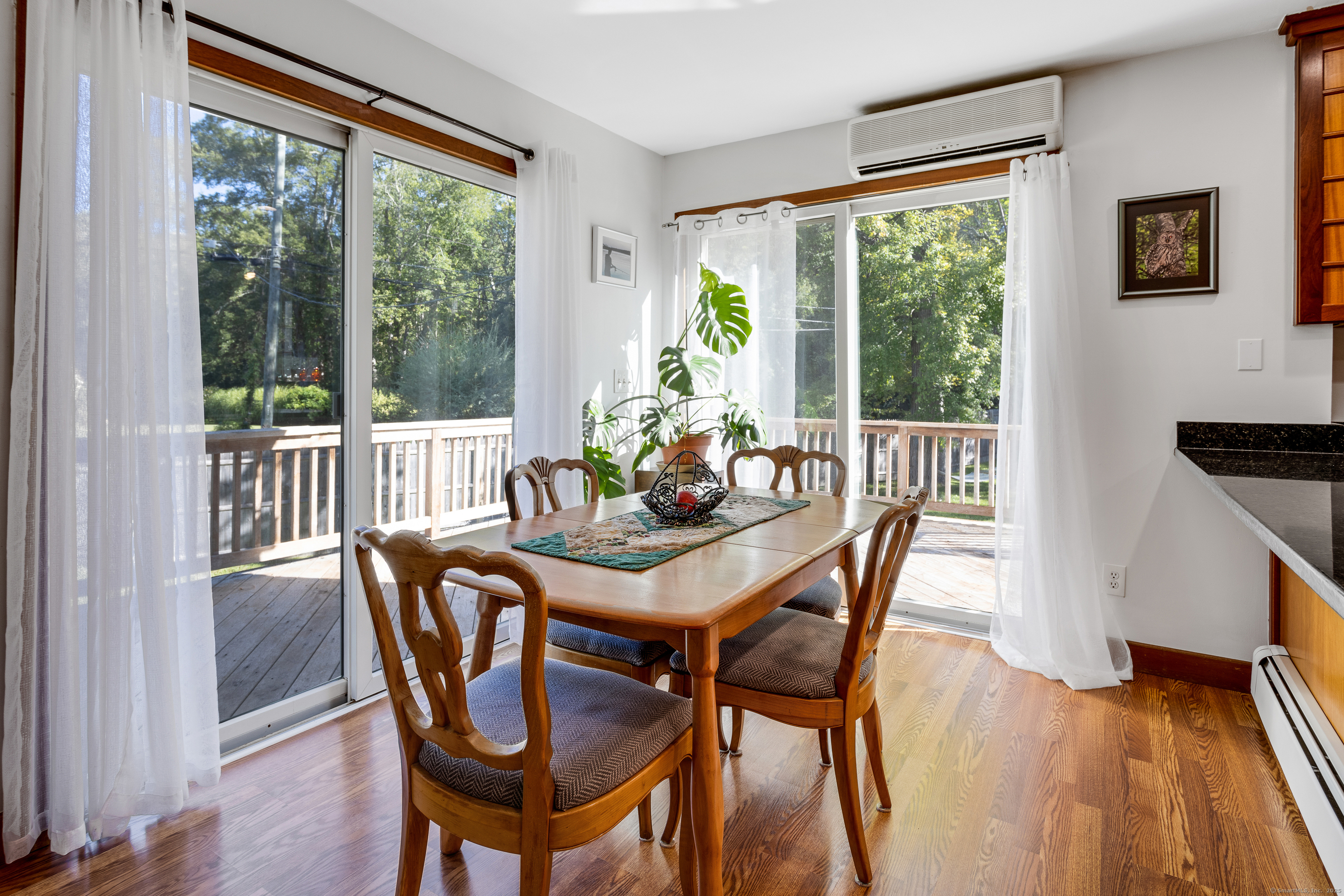 Brookfield, Connecticut, 06804, United States, 3 Bedrooms Bedrooms, ,2 BathroomsBathrooms,Residential,For Sale,1934306