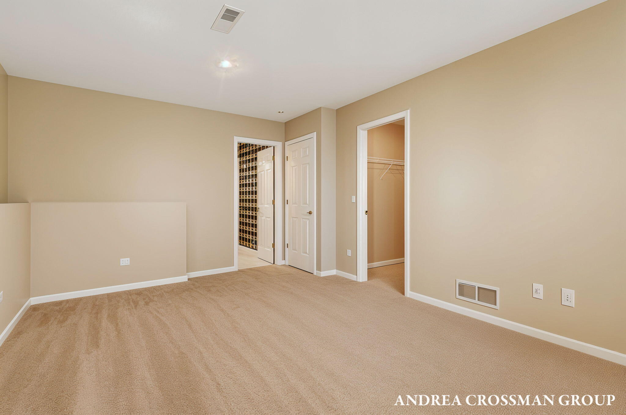 St. Joseph, Michigan, 49085, United States, 4 Bedrooms Bedrooms, ,4 BathroomsBathrooms,Residential,For Sale,1960959