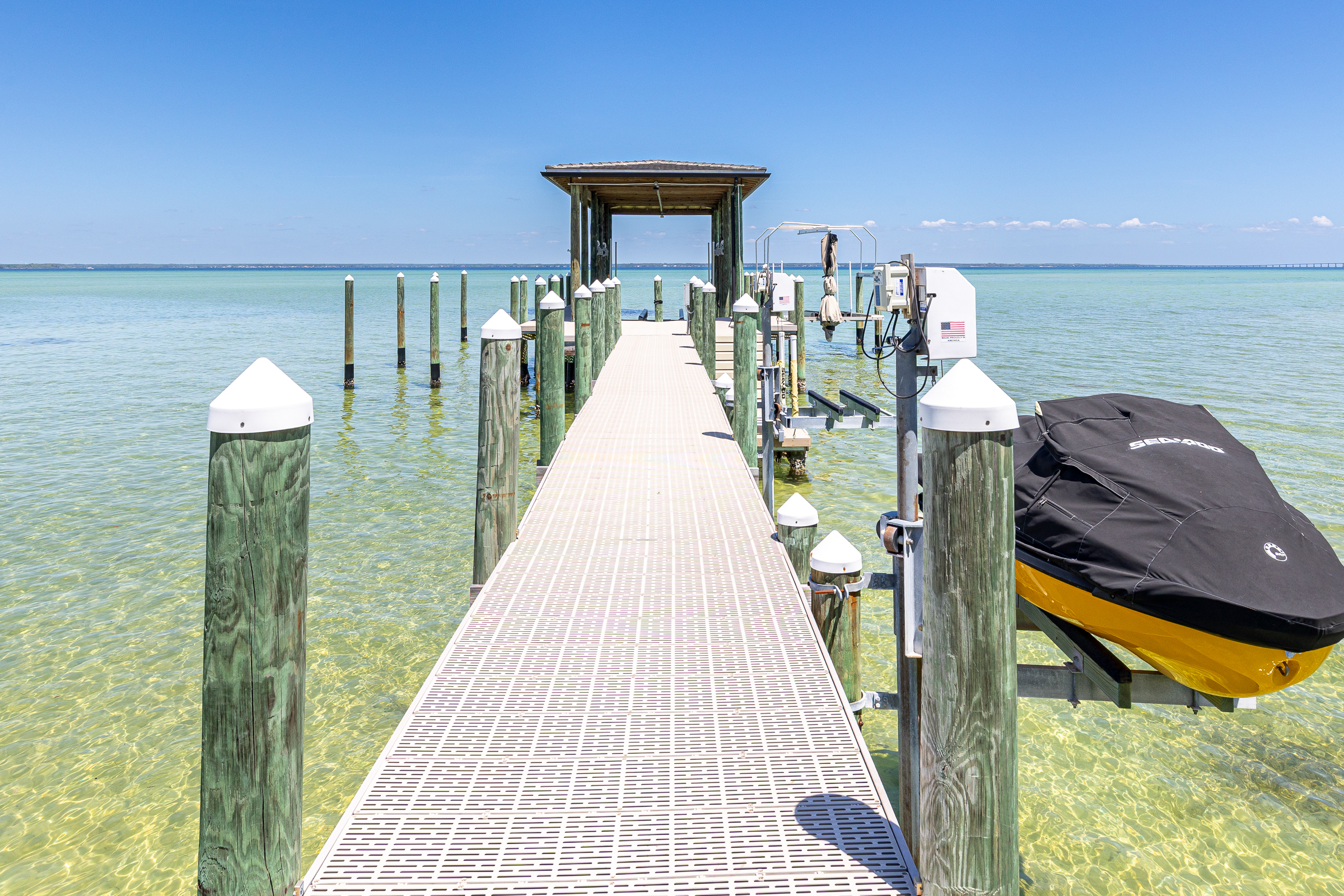  Private Bayfront Estate With Deepwater Dock And Resort-Style Outdoor Living - 物件實景