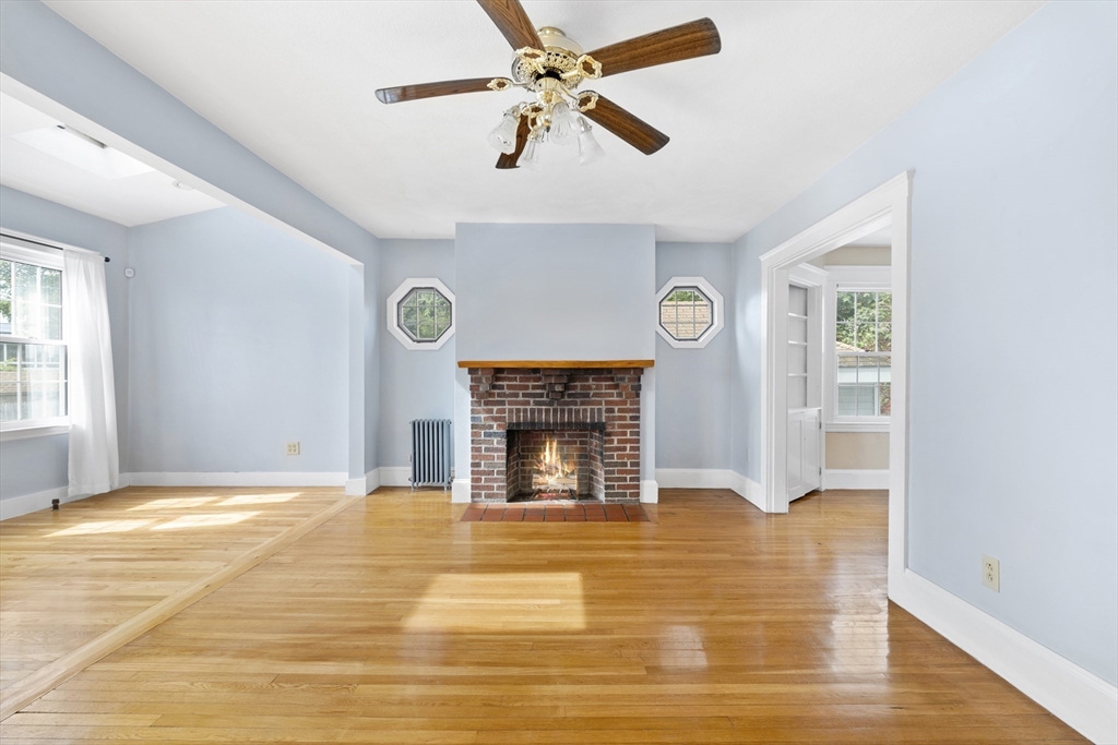Lynn, Massachusetts, 01904, United States, 2 Bedrooms Bedrooms, ,1 BathroomBathrooms,Residential,For Sale,1943245