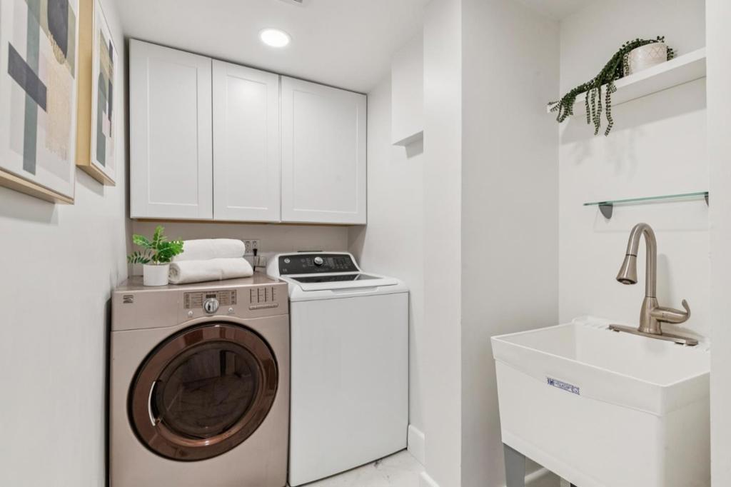 San Francisco, California, 94132, United States, 4 Bedrooms Bedrooms, ,3 BathroomsBathrooms,Residential,For Sale,2005595