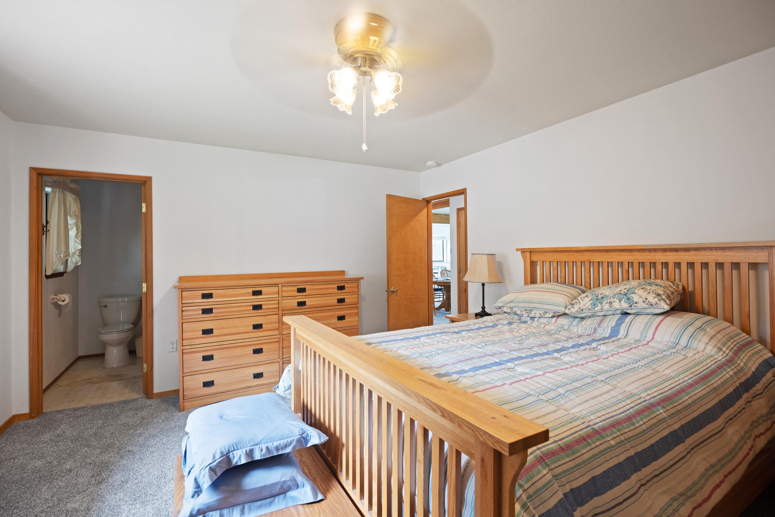 Grants Pass, Oregon, 97527, United States, 3 Bedrooms Bedrooms, ,3 BathroomsBathrooms,Residential,For Sale,1822817