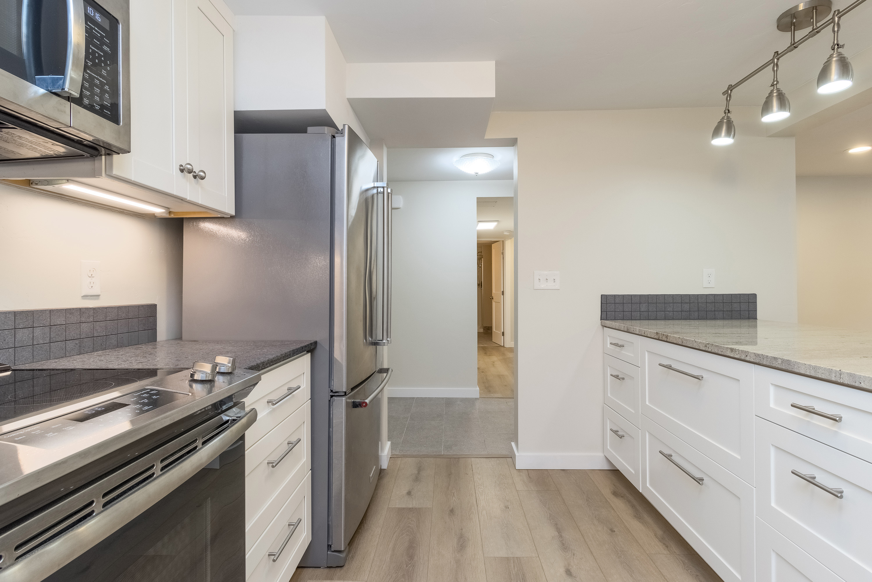  364 Catherine St Unit F-11 - 物件實景
