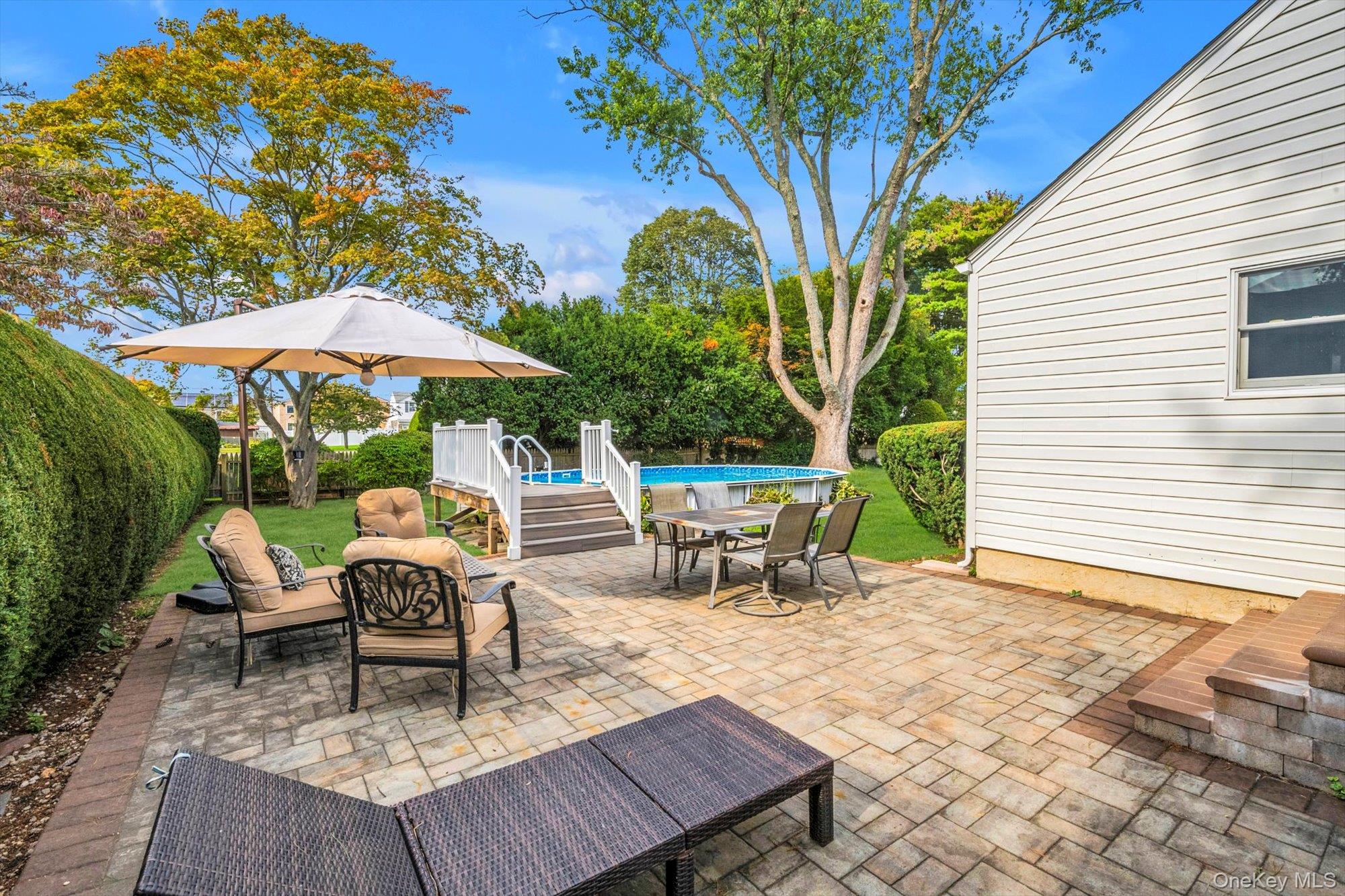 Hicksville, New York, 11801, United States, 3 Bedrooms Bedrooms, ,2 BathroomsBathrooms,Residential,For Sale,1950736