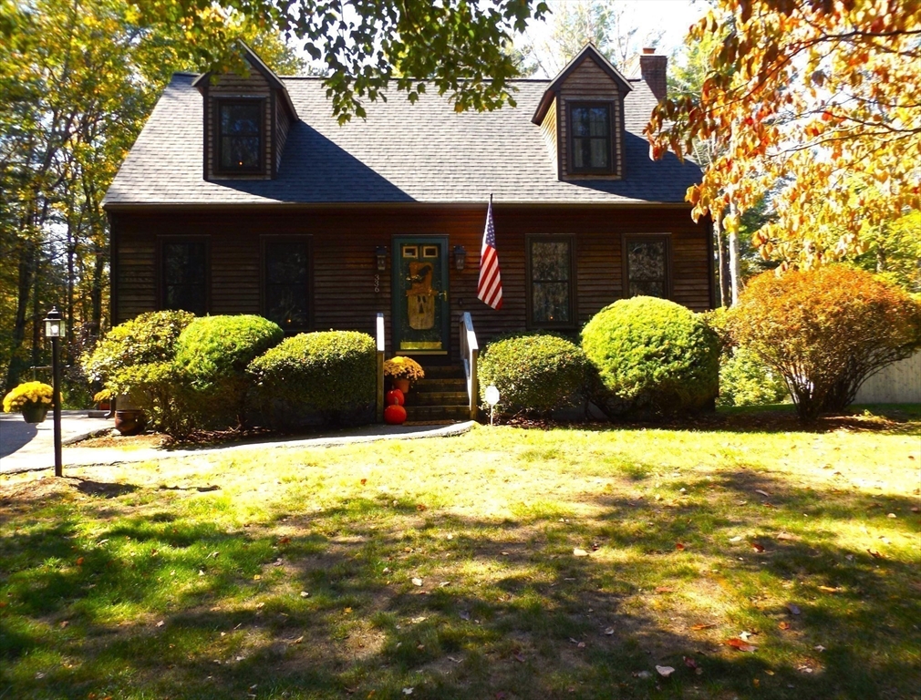 Franklin, Massachusetts, 02038, United States, 3 Bedrooms Bedrooms, ,2 BathroomsBathrooms,Residential,For Sale,1976390