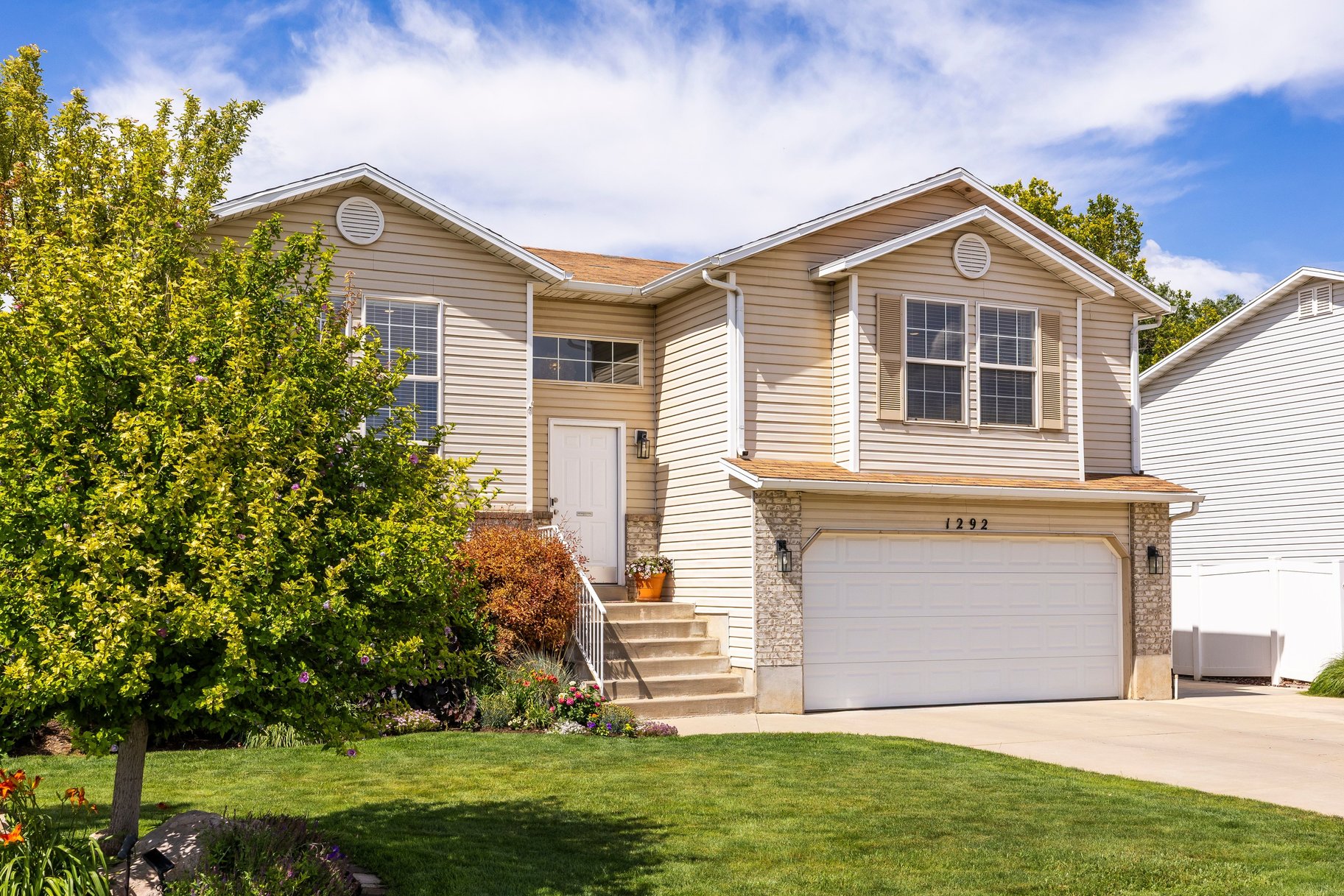  Updated 4-Bed with RV Parking, Mountain Views, and Large Fenced Backyard - 物件實景