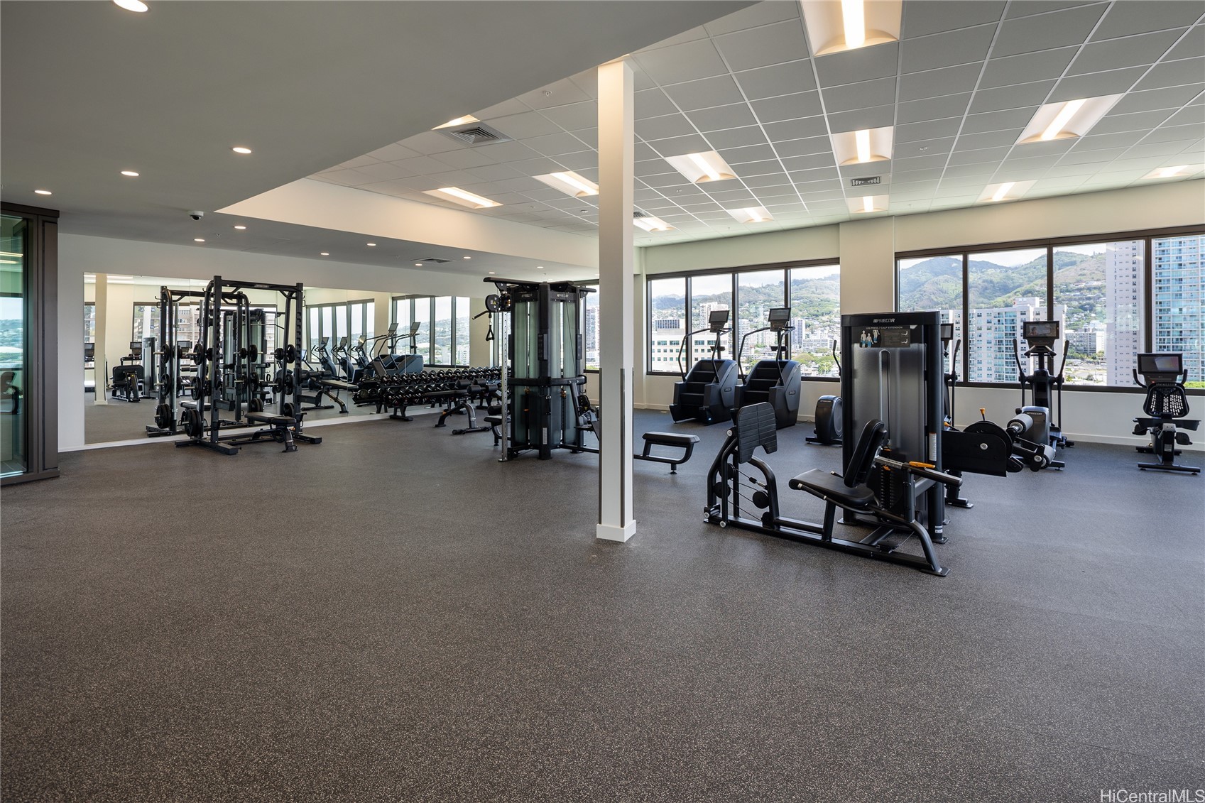 Honolulu, Hawaii, 96814, United States, 2 Bedrooms Bedrooms, ,2 BathroomsBathrooms,Residential,For Sale,1988150