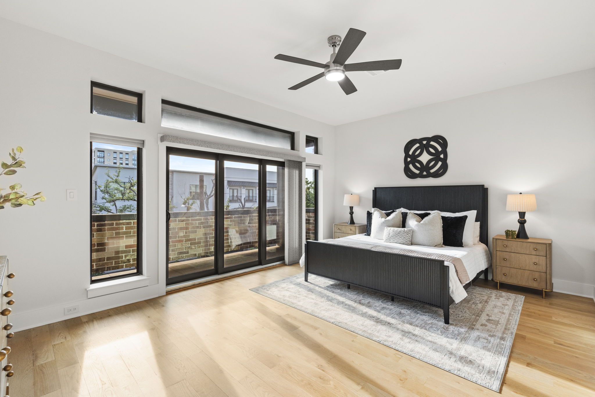 Houston, Texas, 77098, United States, 3 Bedrooms Bedrooms, ,4 BathroomsBathrooms,Residential,For Sale,1975759