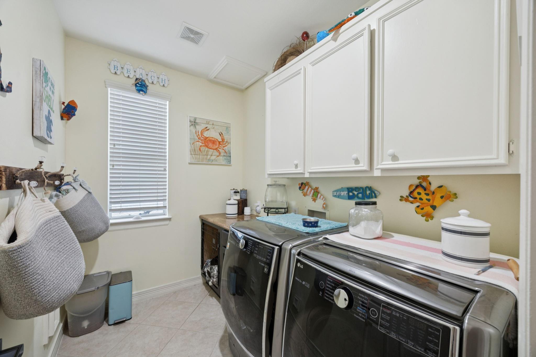 League City, Texas, 77573, United States, 5 Bedrooms Bedrooms, ,4 BathroomsBathrooms,Residential,For Sale,1868193
