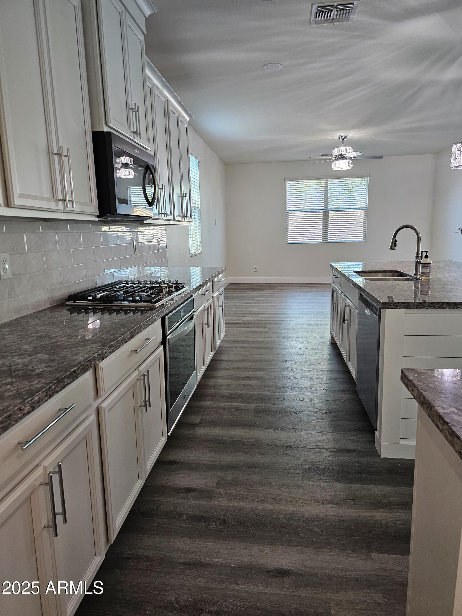 Glendale, Arizona, 85307, United States, 4 Bedrooms Bedrooms, ,3 BathroomsBathrooms,Residential,For Sale,2003345