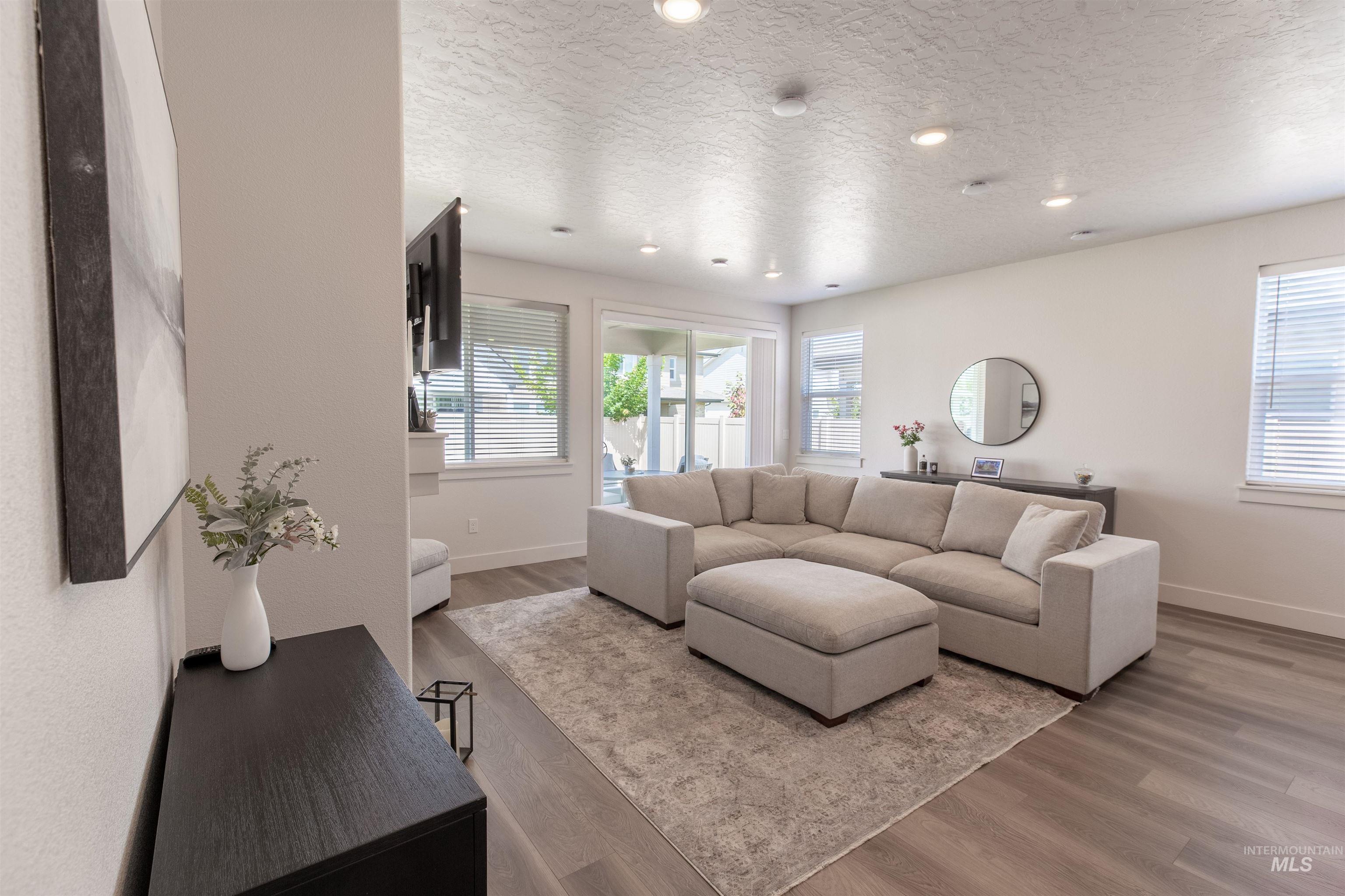 Meridian, Idaho, 83642, United States, 3 Bedrooms Bedrooms, ,Residential,For Sale,1896204