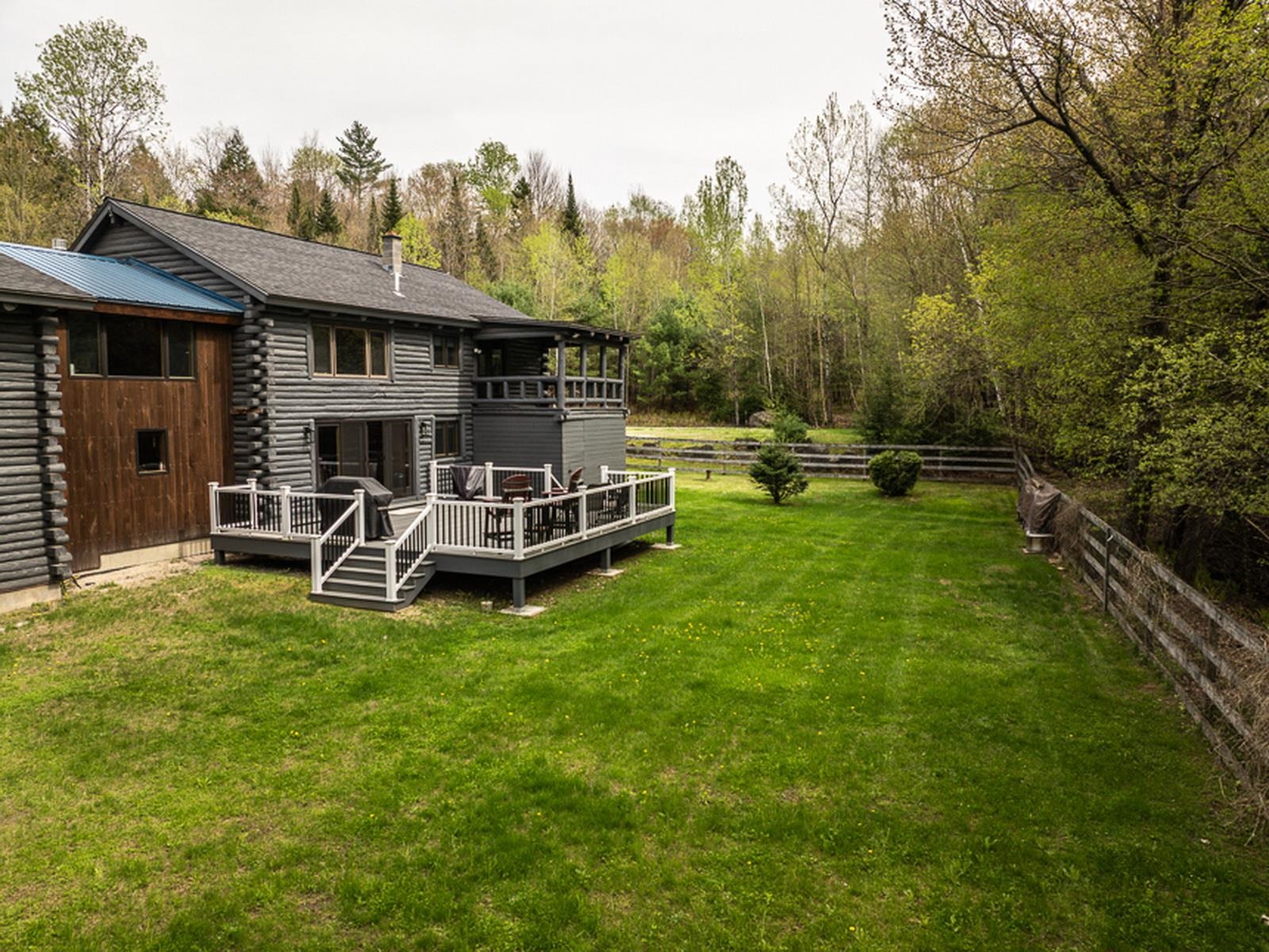 Littleton, New Hampshire, 03561, United States, 5 Bedrooms Bedrooms, ,2 BathroomsBathrooms,Residential,For Sale,1820898