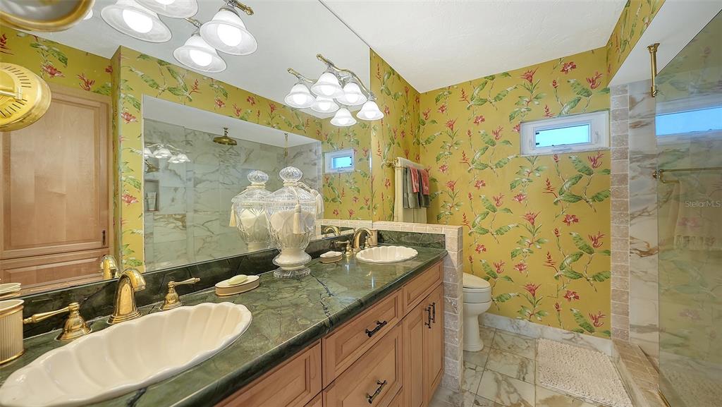 Longboat Key, Florida, 34228, United States, 2 Bedrooms Bedrooms, ,2 BathroomsBathrooms,Residential,For Sale,1989062