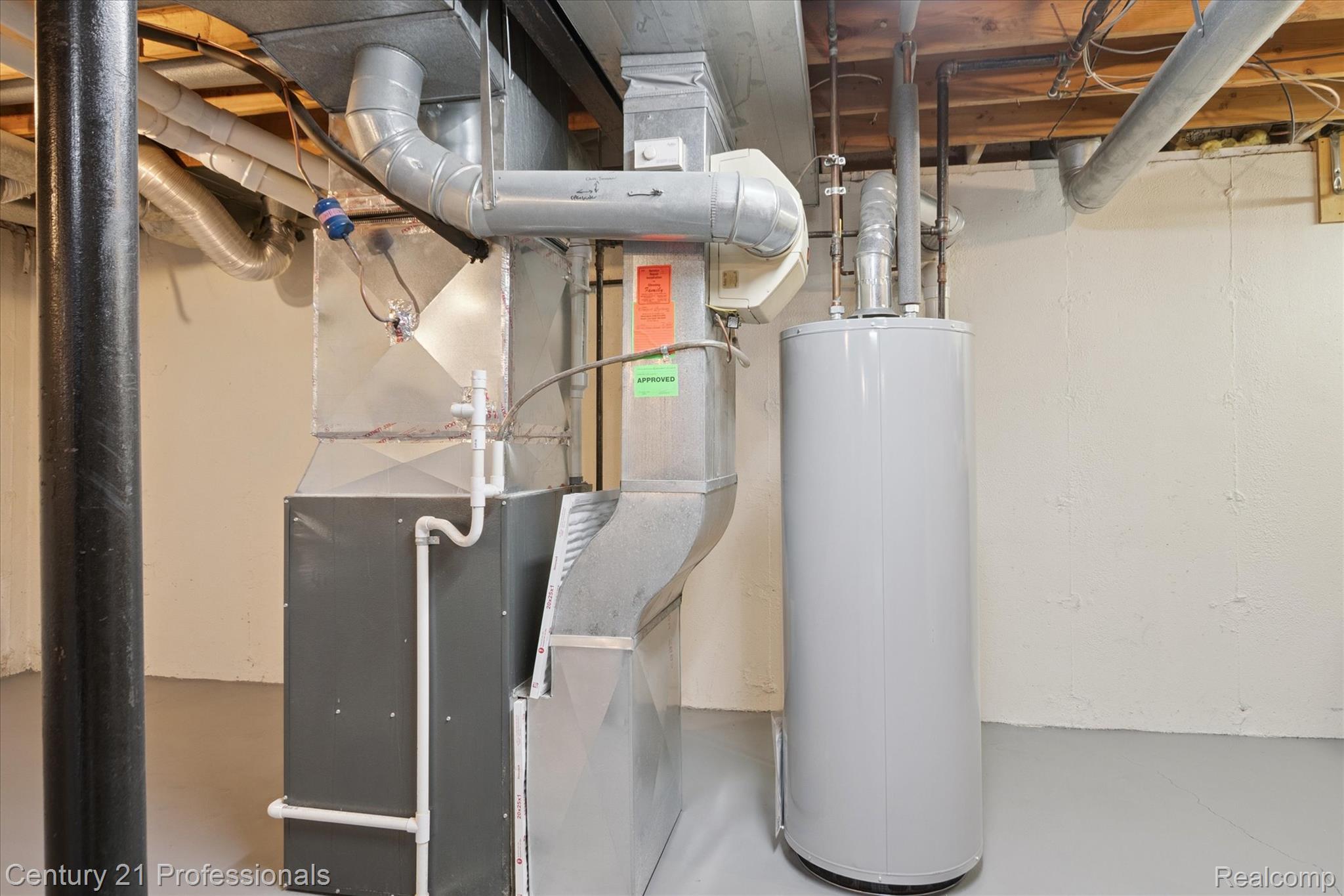 Northville, Michigan, 48167, United States, 4 Bedrooms Bedrooms, ,3 BathroomsBathrooms,Residential,For Sale,1980855