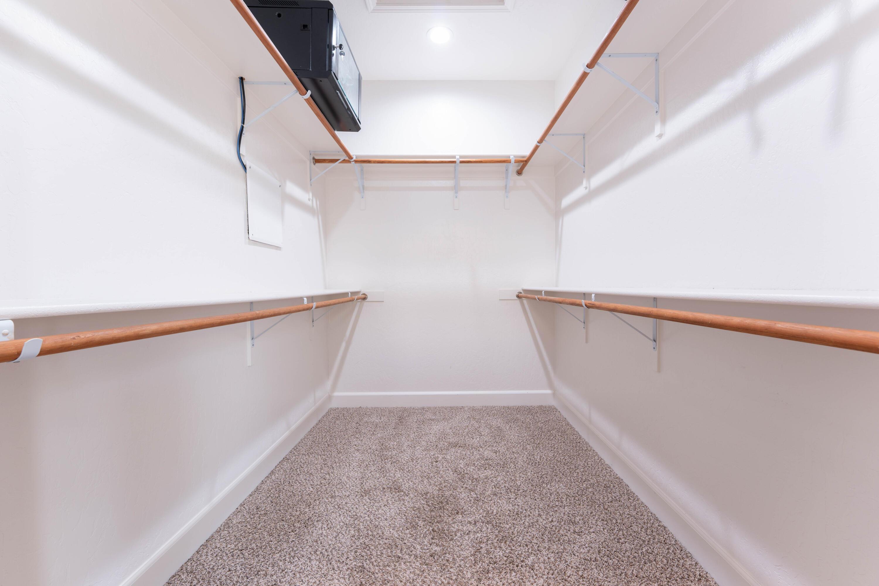 Tulare, California, 93274, United States, 4 Bedrooms Bedrooms, ,3 BathroomsBathrooms,Residential,For Sale,1975083