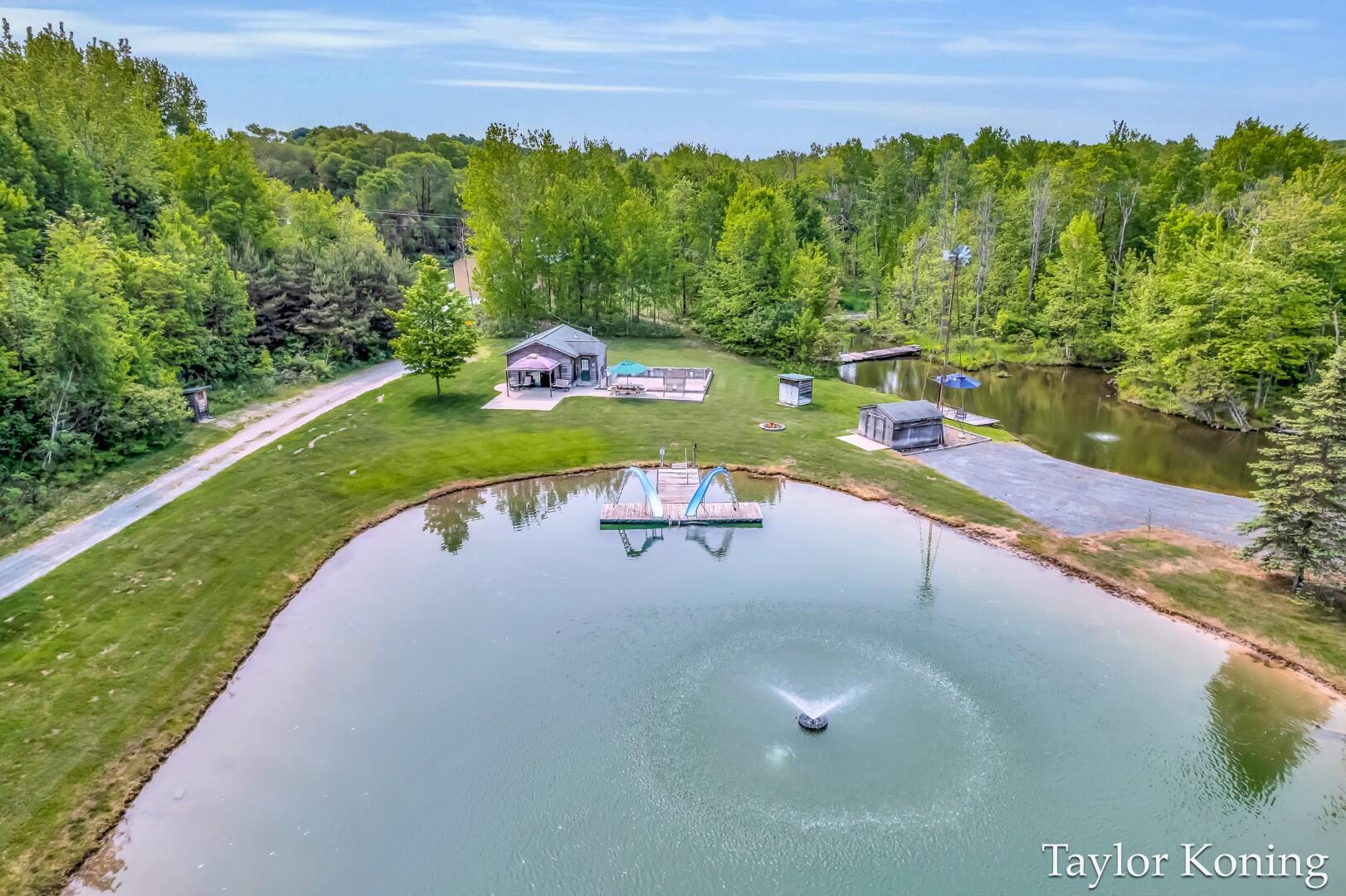 Hart, Michigan, 49420, United States, 2 Bedrooms Bedrooms, ,2 BathroomsBathrooms,Residential,For Sale,1949749