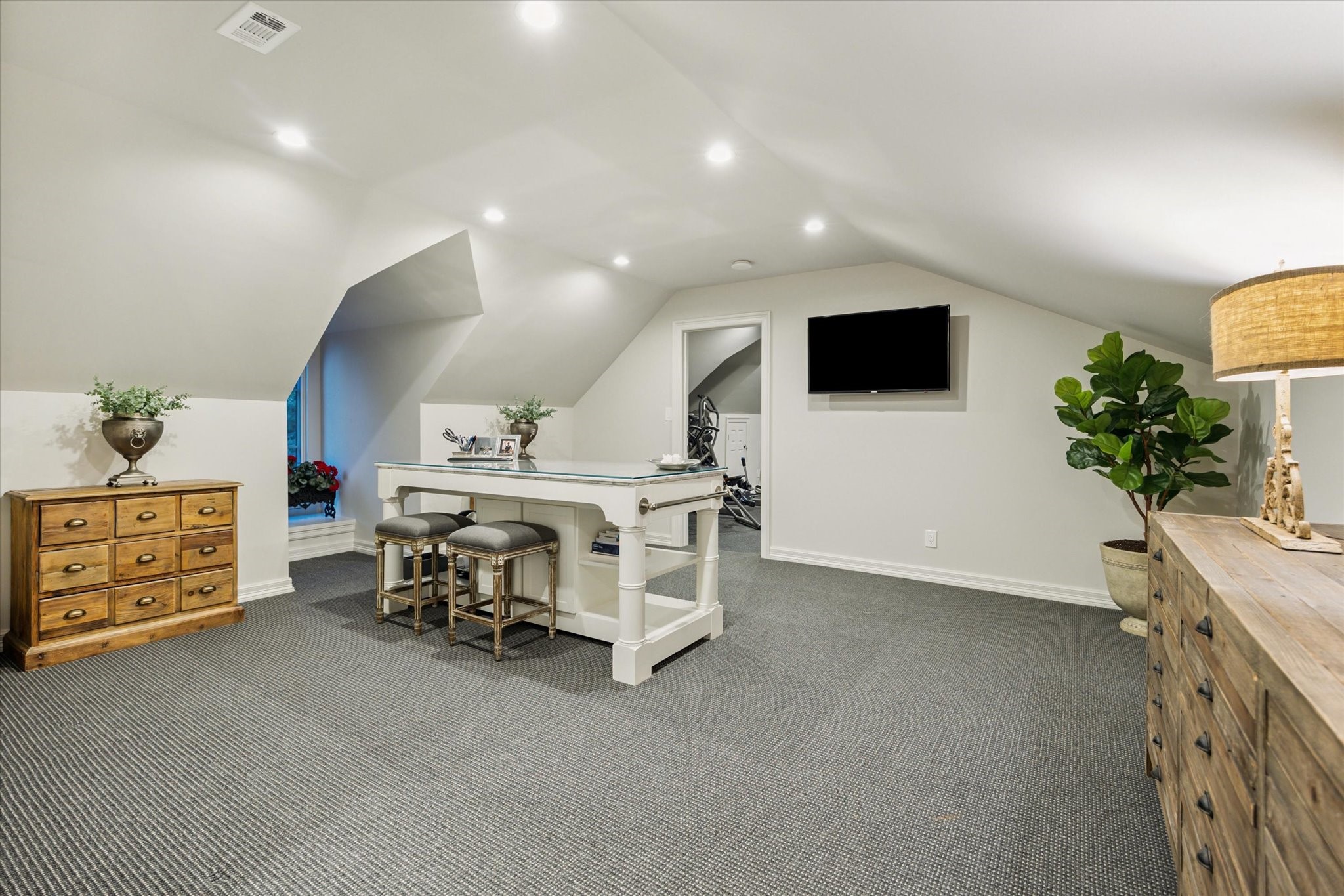  2249 Pelham Drive - 物件實景